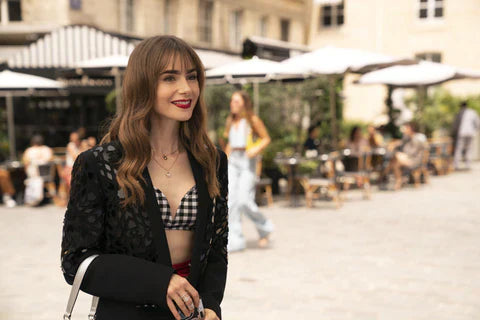El estilo de Emily In Paris by Ysabel Mora
