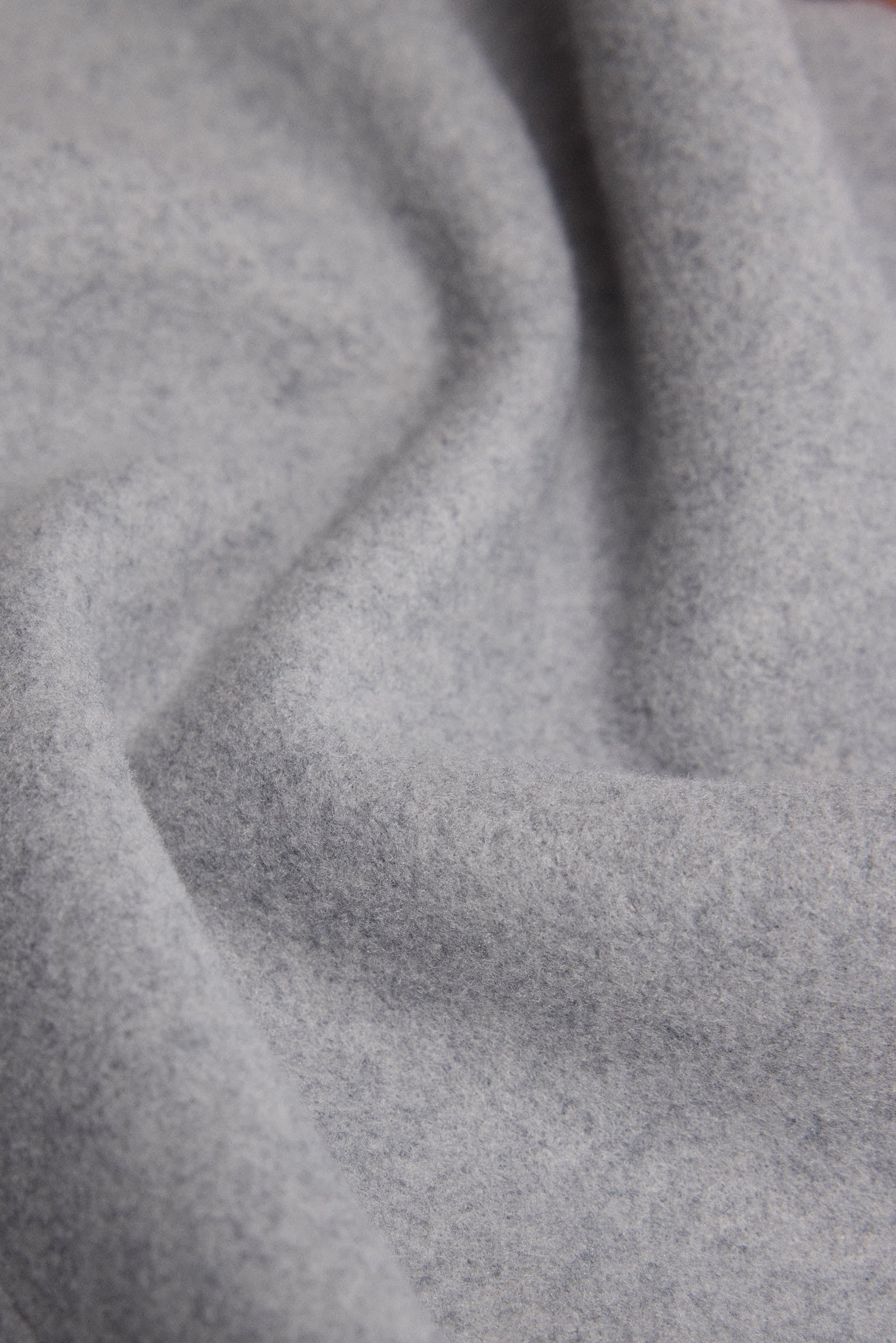 Pull col rond gris structuré et chaud