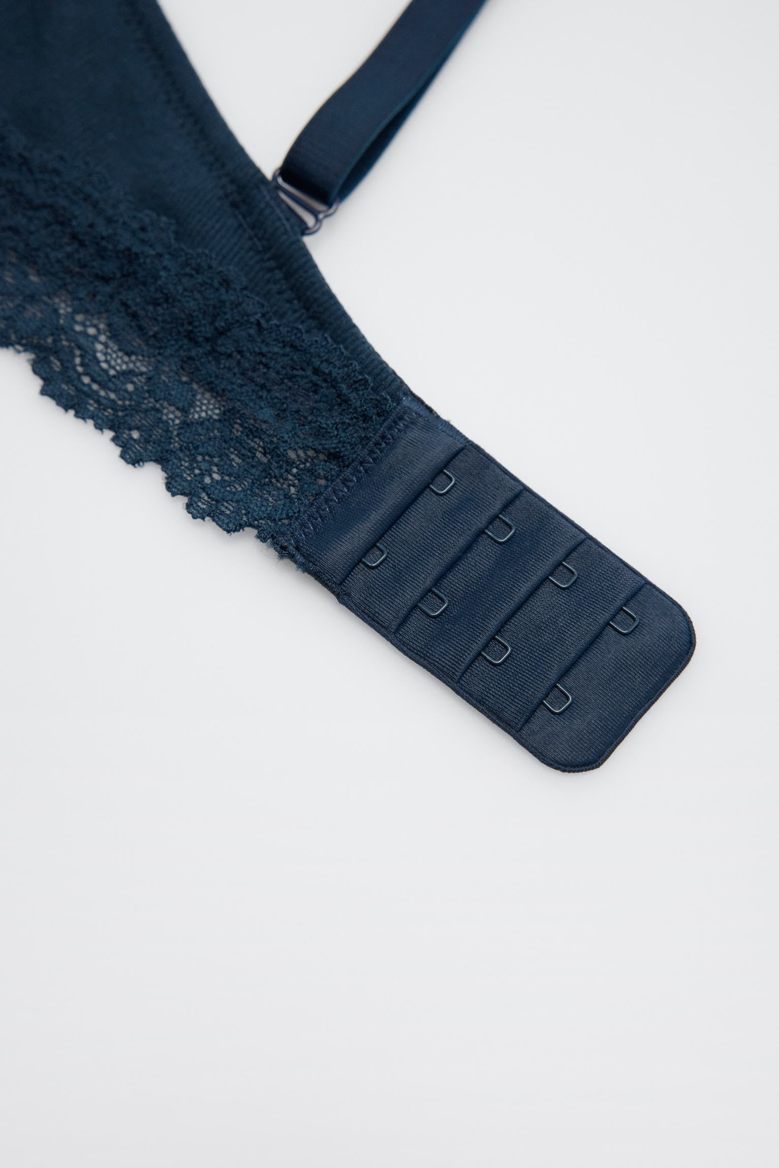 10761-7-sujetador-sin-aro-con-relleno-canale-con-encaje-marino