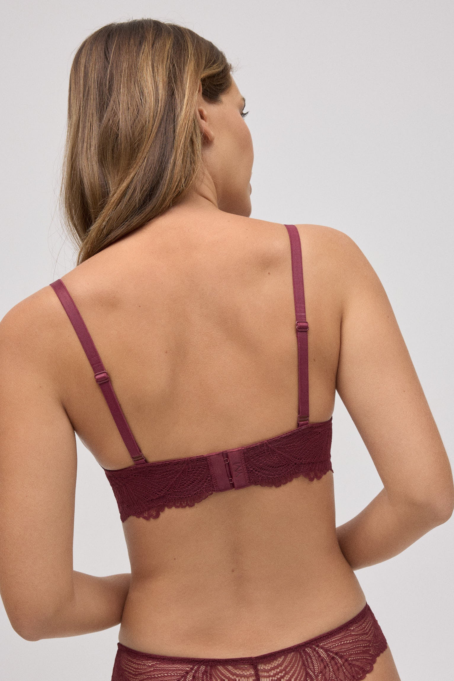 10774-2-sujetador-push-up-de-encaje-granate