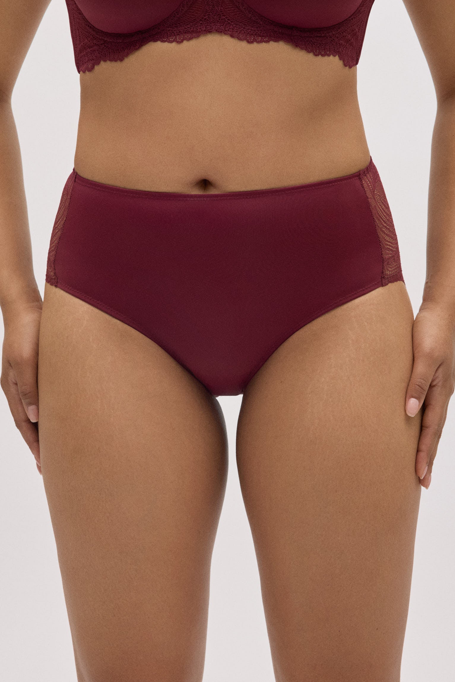 10780-1-braga-alta-de-encaje-granate