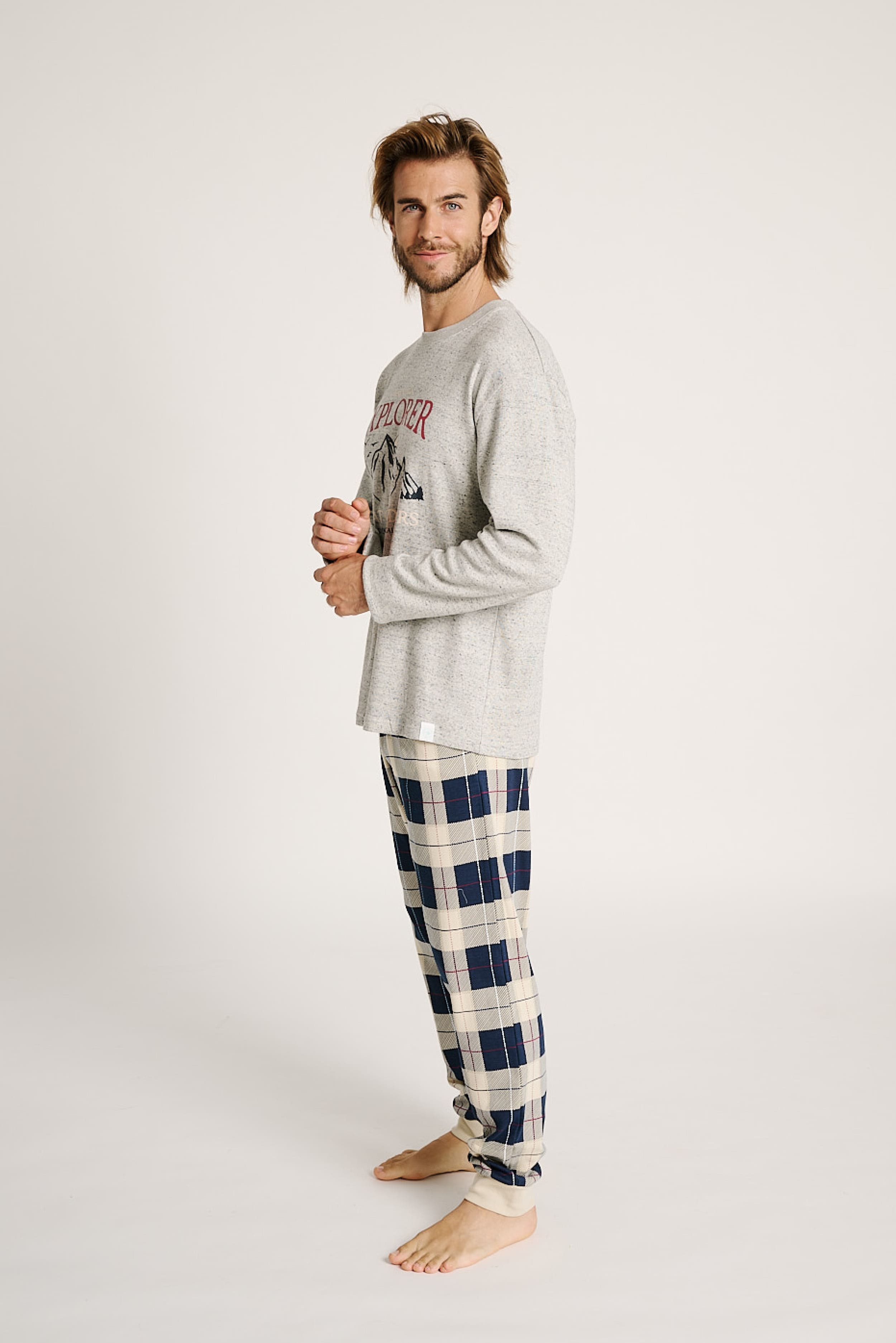 13011037-2-pijama-largo-hombre-explorer-estampado-cuadros