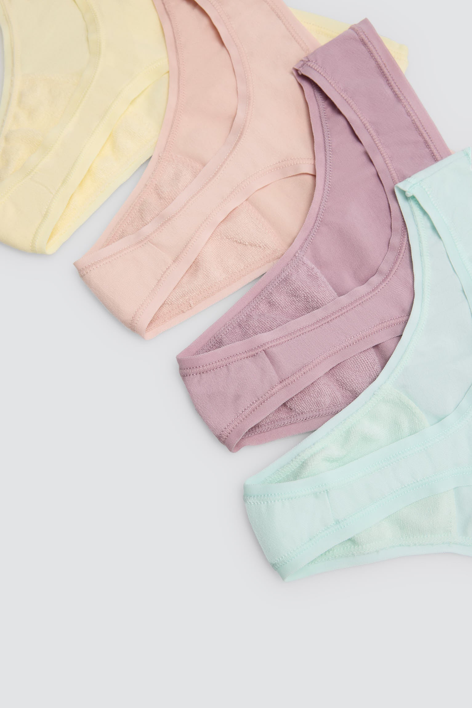 Lot de 4 strings de couleurs basiques