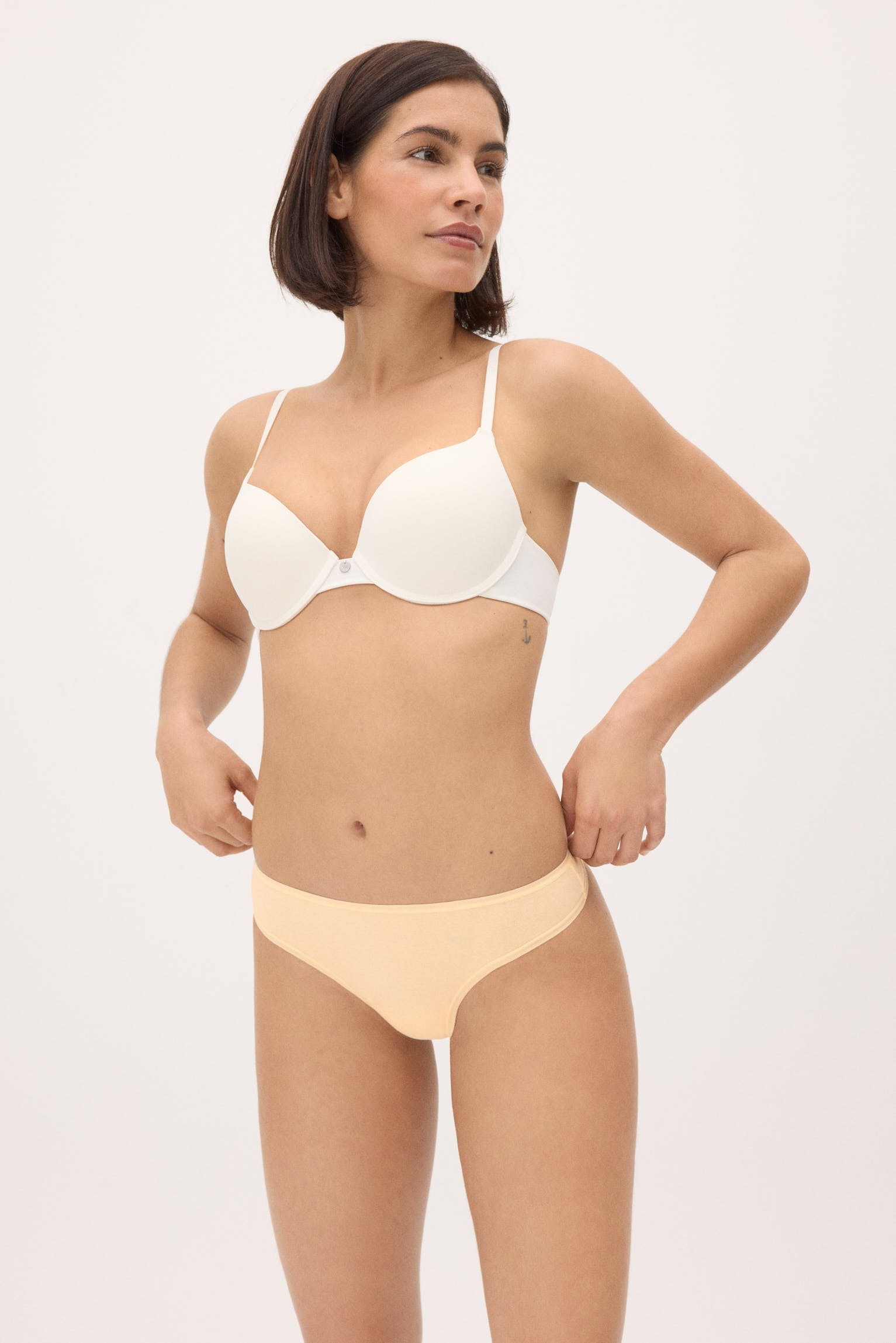 Lot de 4 strings de couleurs basiques