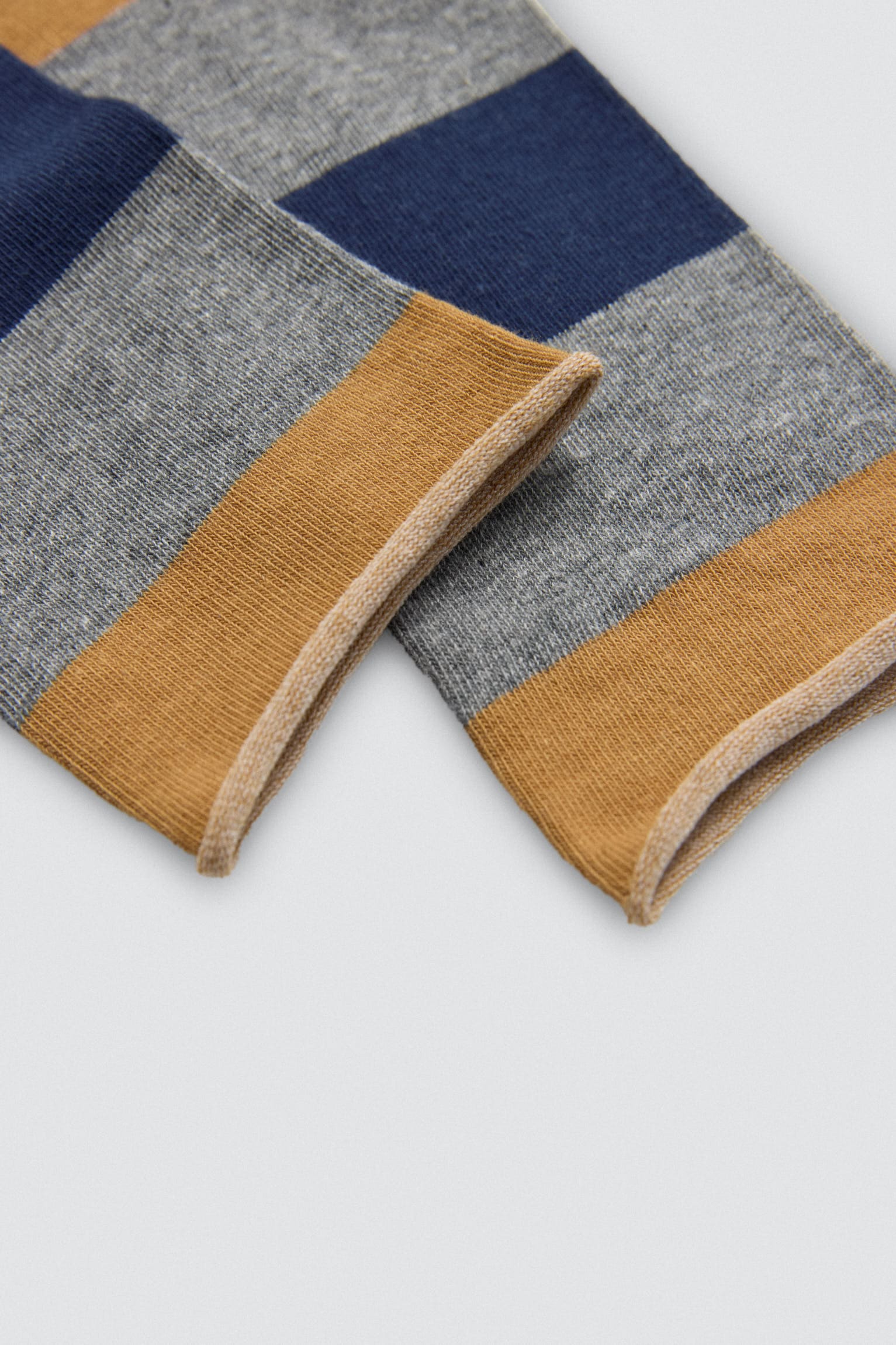 22945-5-pack-6-calcetines-altos-sin-puno-estampados