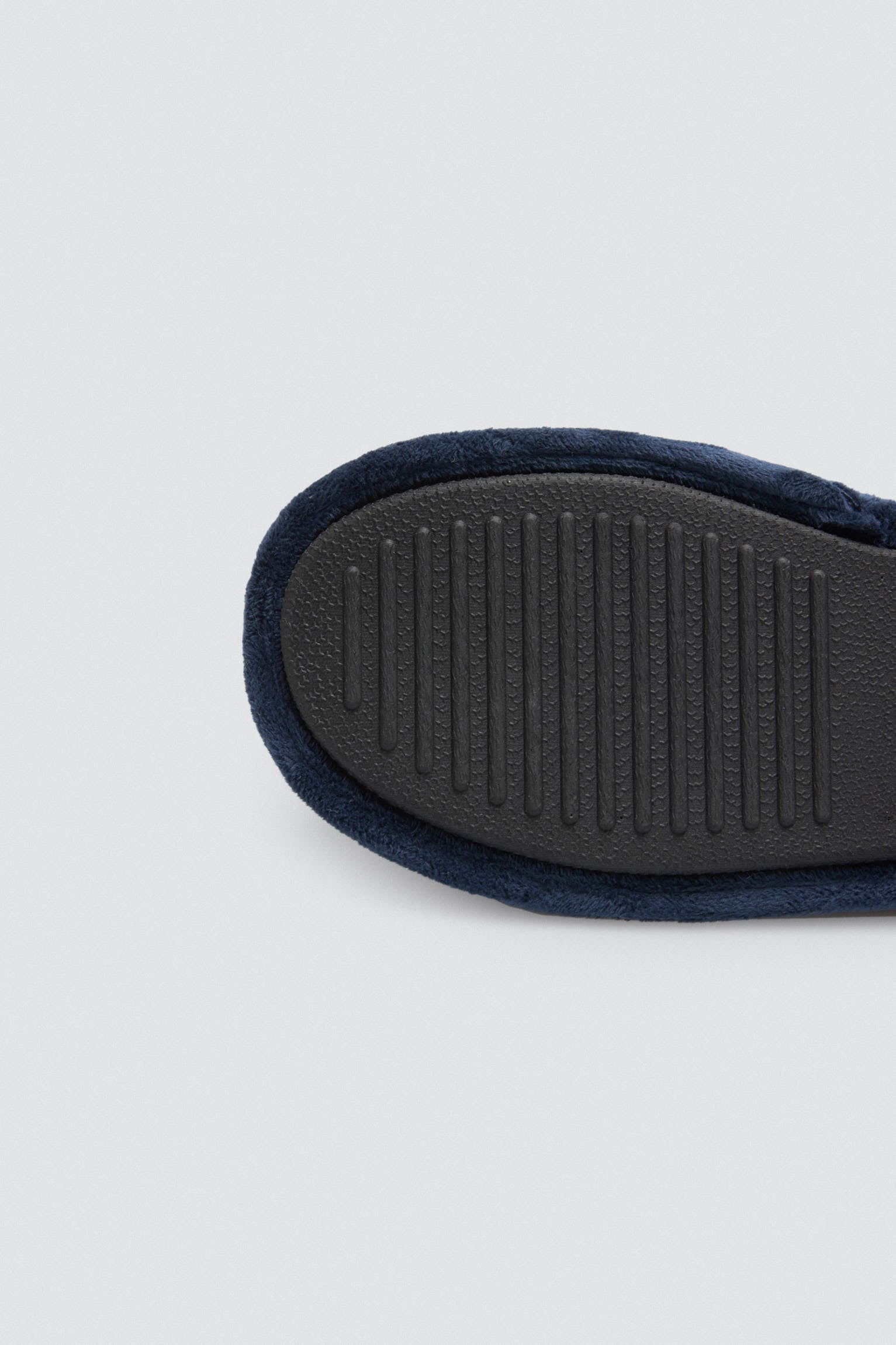 24077-4-zapatilla-de-casa-basica