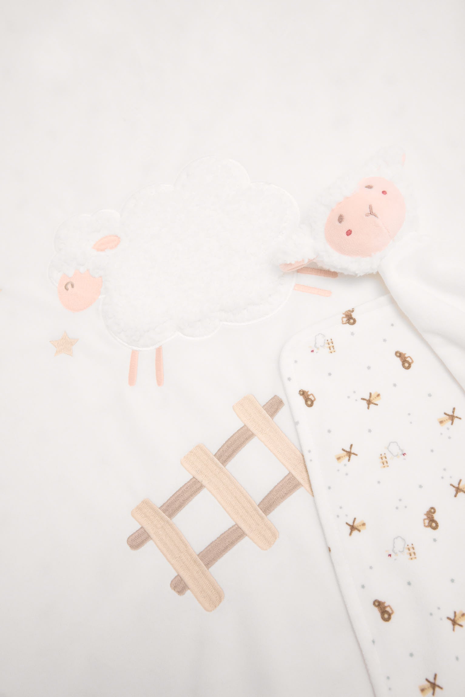 Set bebé manta y doudou dibujo oveja - Ysabel Mora