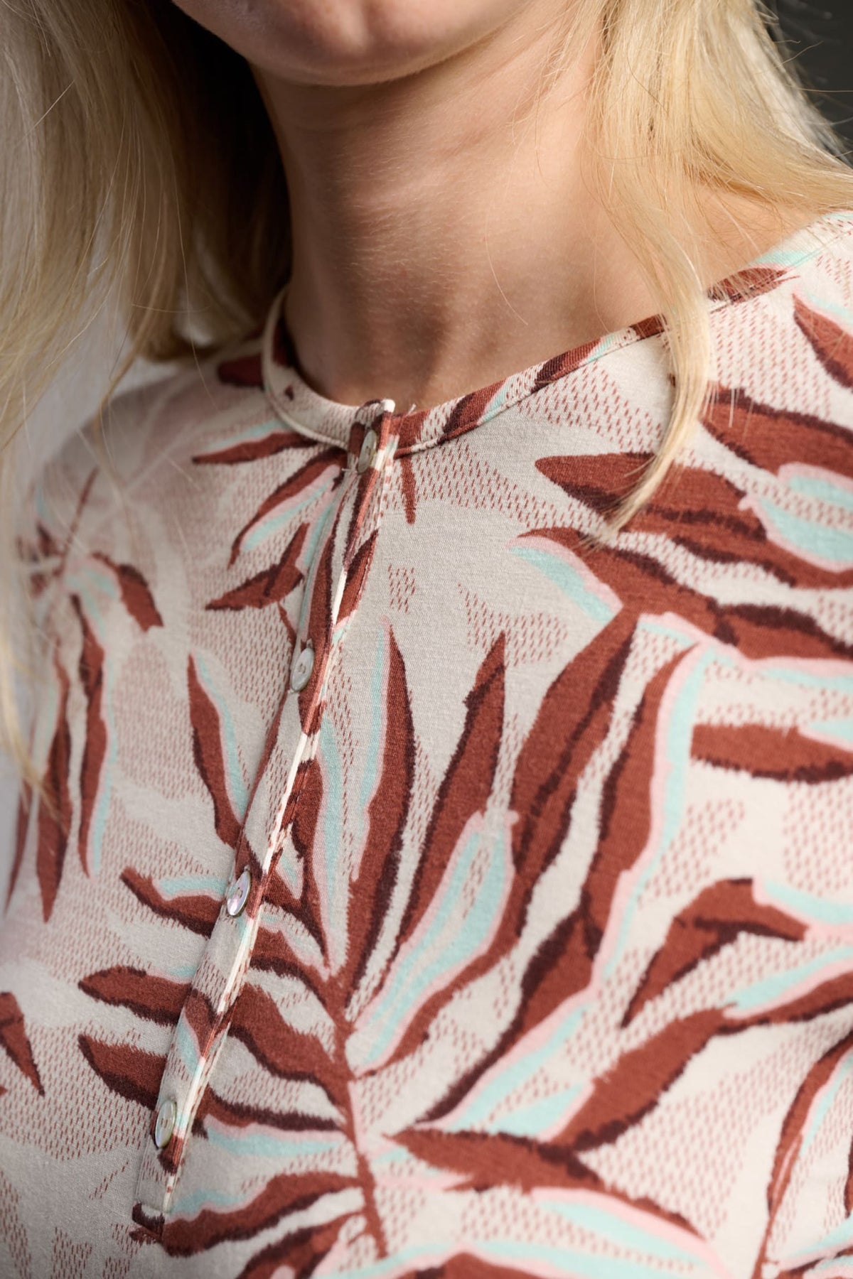 26266-camison-ligero-mujer-estampado-tropical