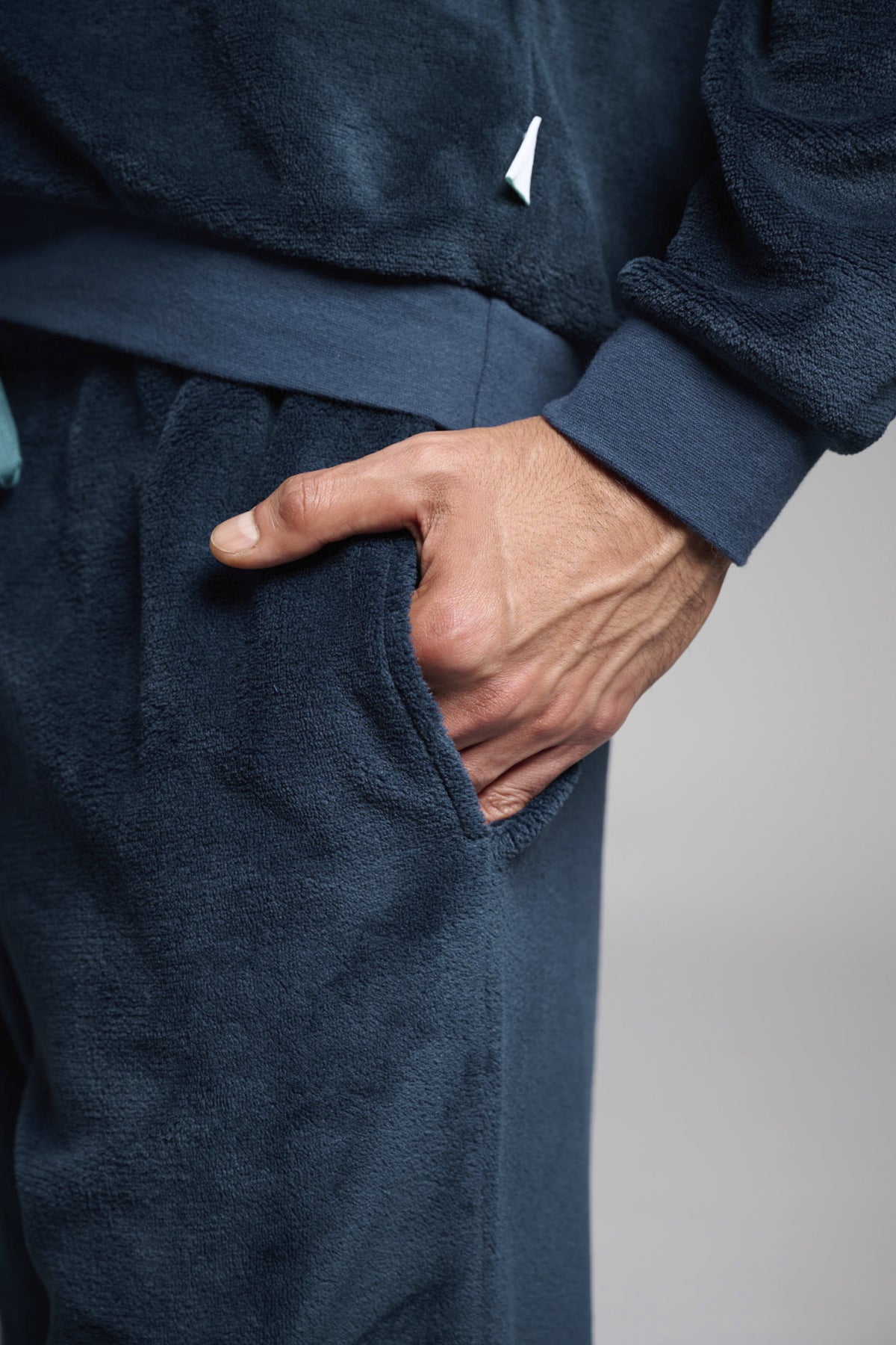 Pyjama long homme polaire corail bleu marine détail brodé