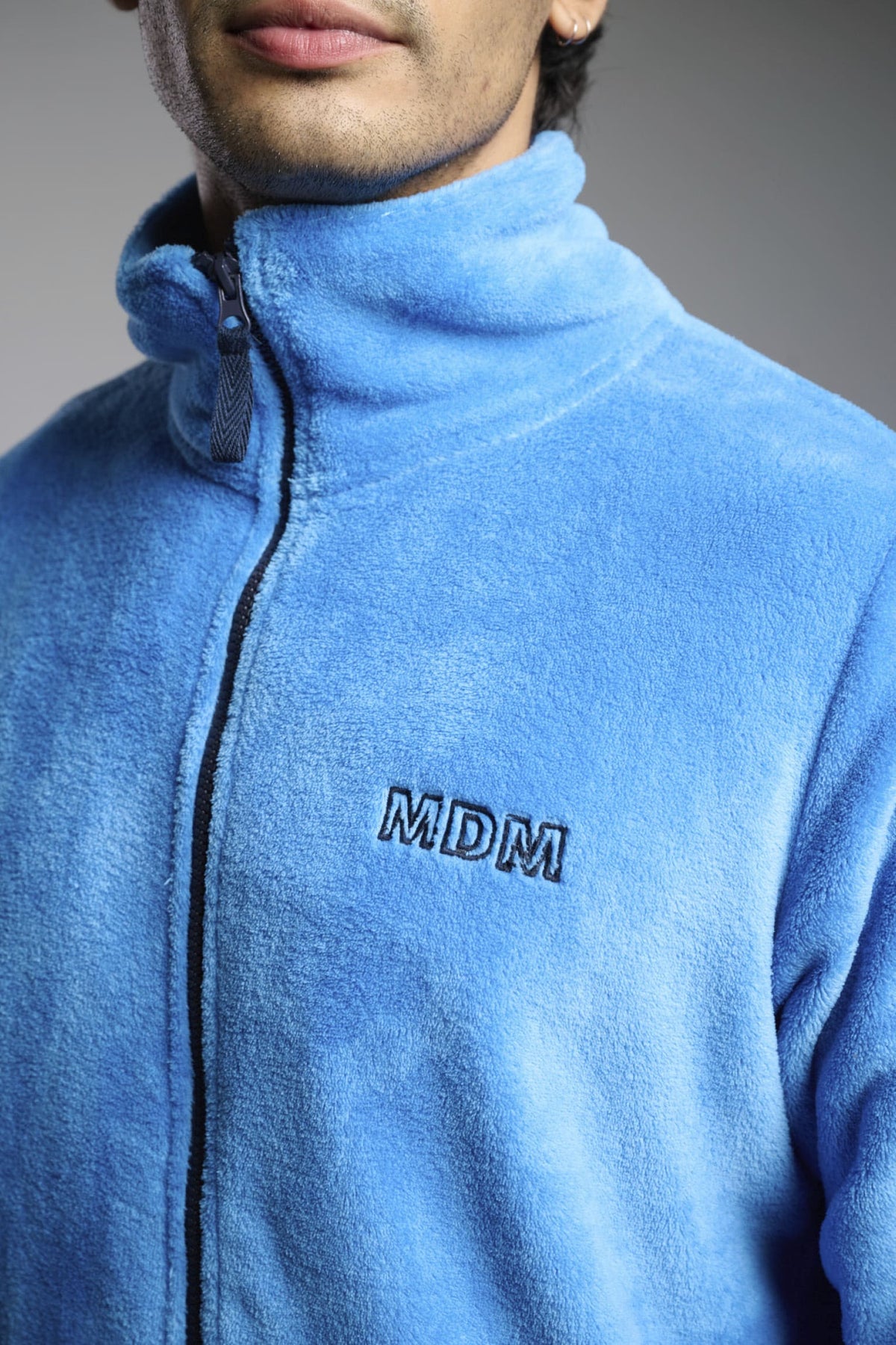 Peignoir court homme polaire corail bleu détail brodé