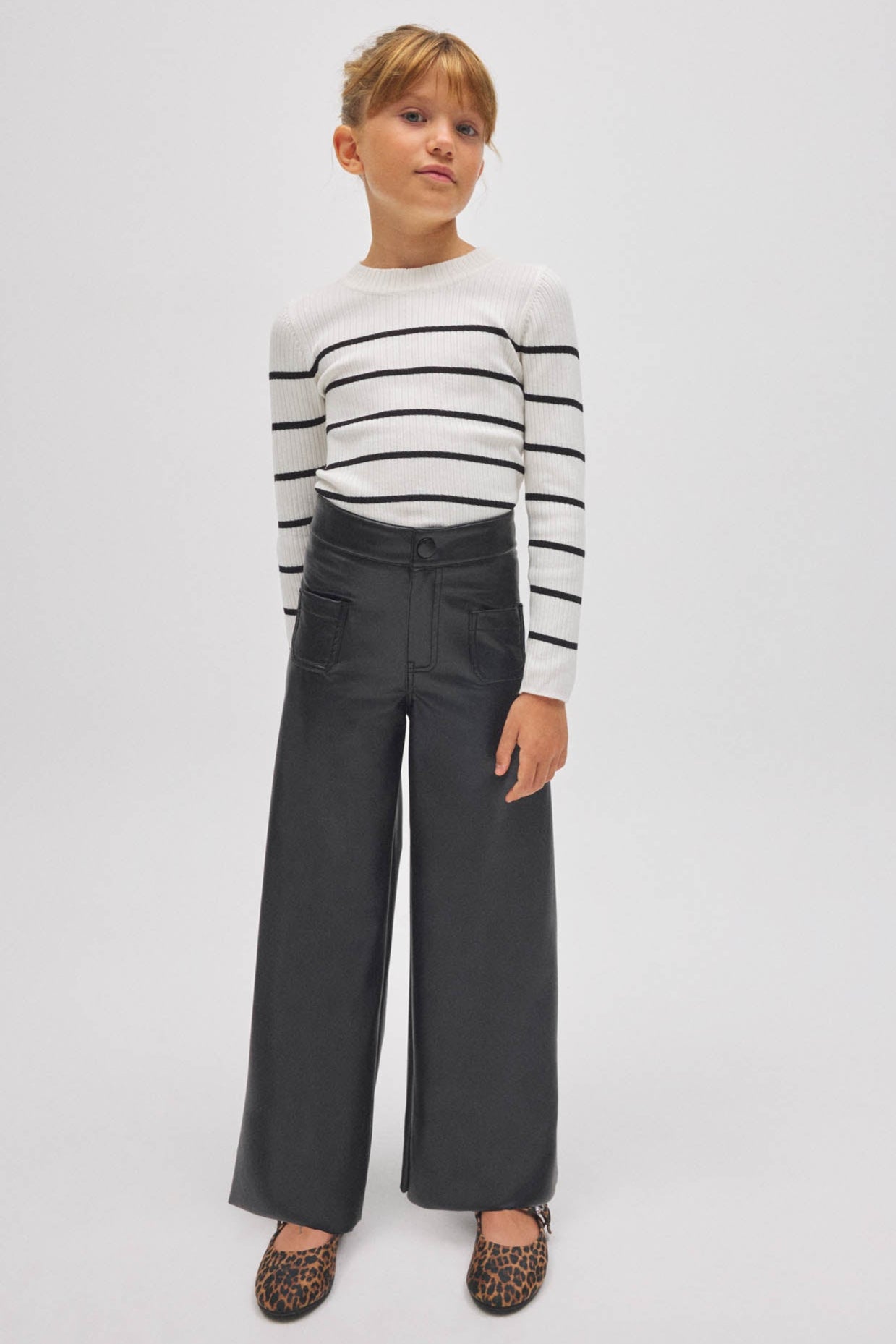 33251-2-pantalones-nina-efecto-piel-anchos-ysabel-mora