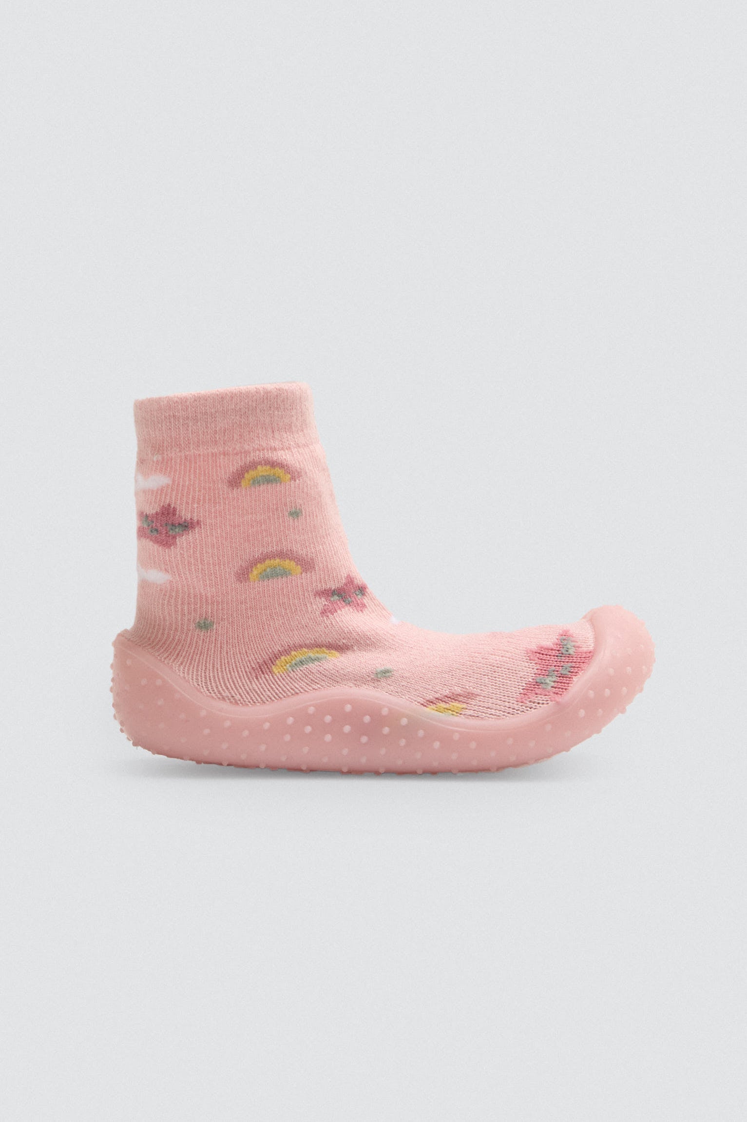 54038-1-zapatilla-calcetin-estampado-arcoiris-y-estrellas