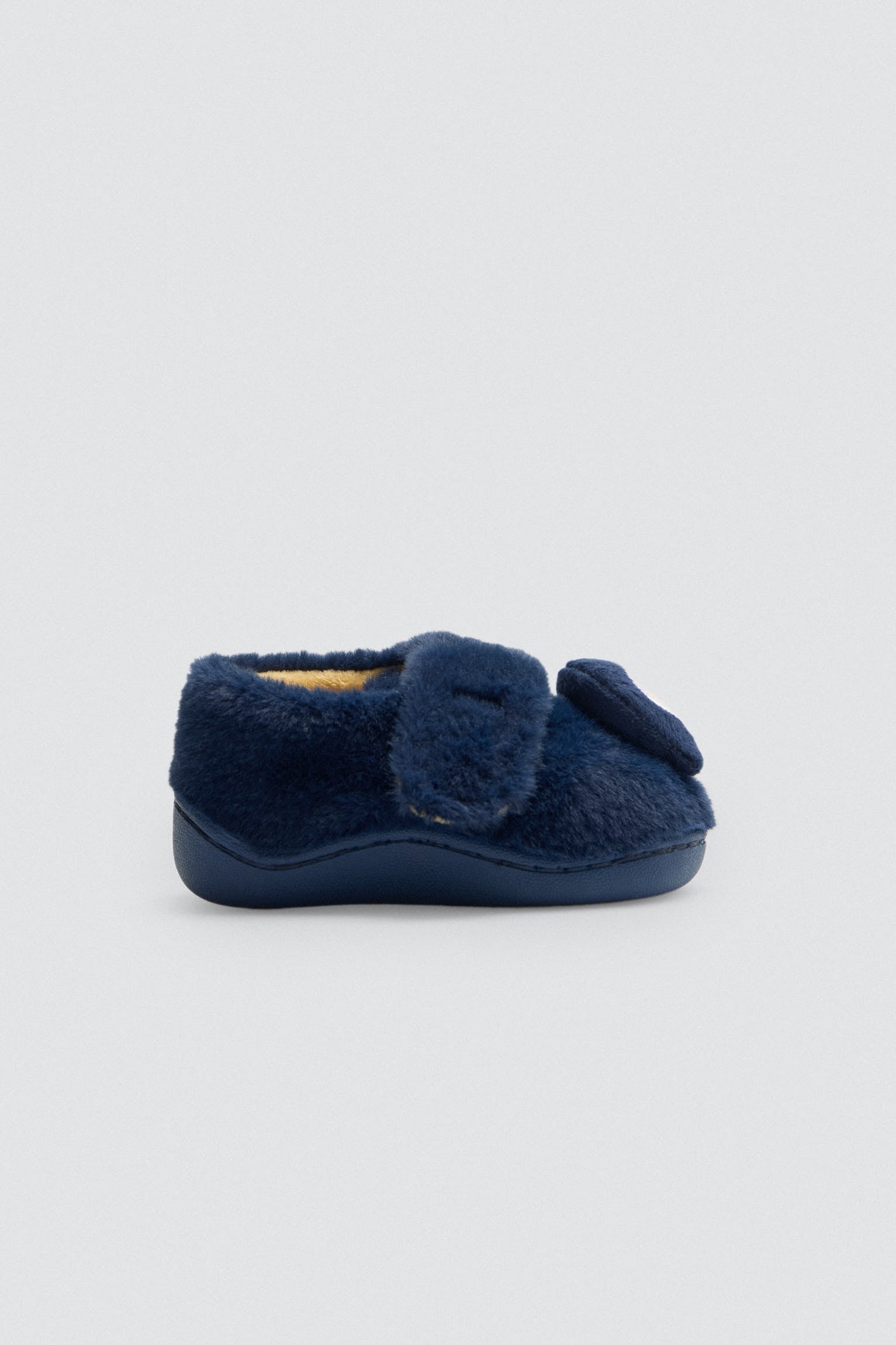 54039-1-zapatillas-de-bebe-velcro-pinguino-bordado