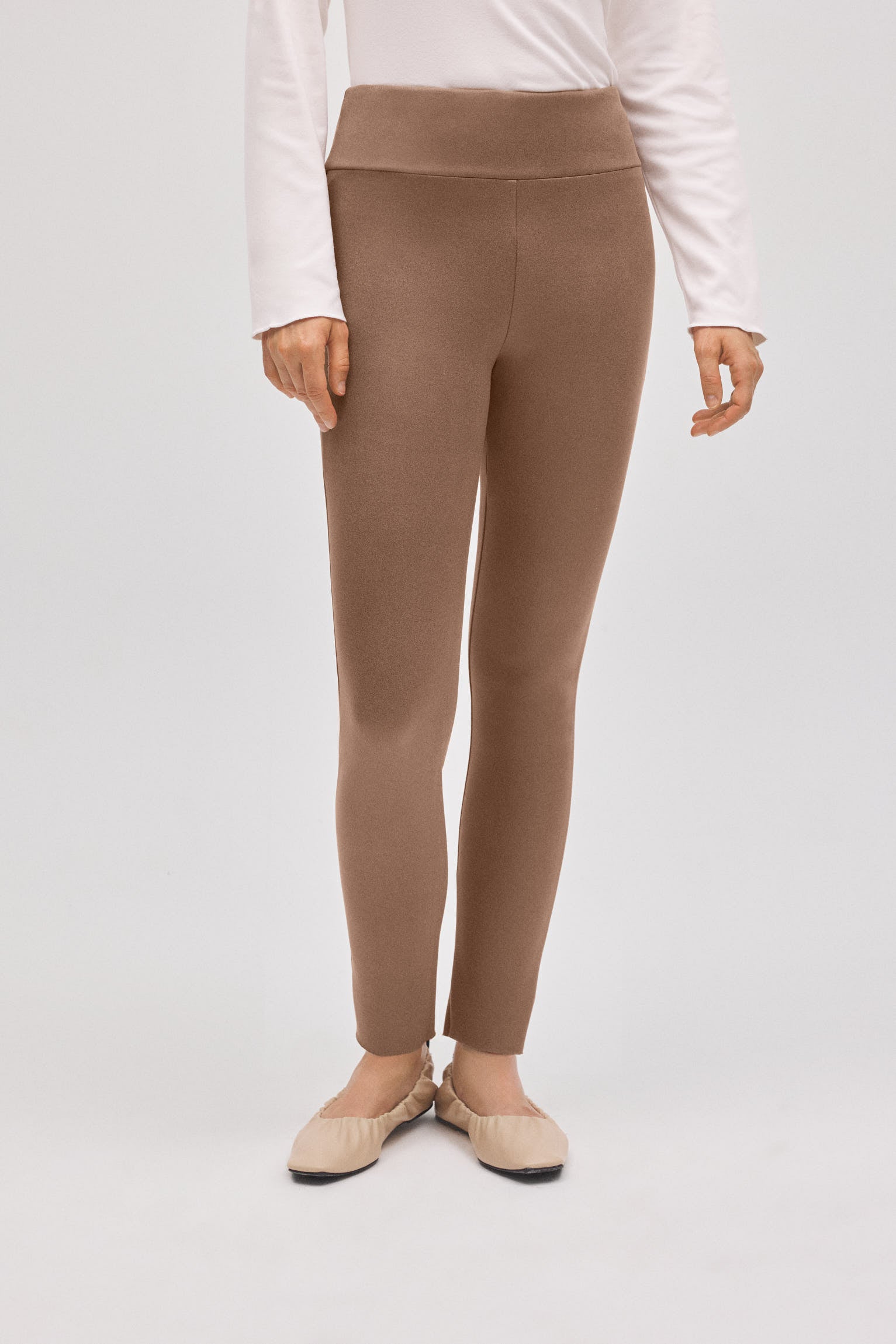 70449-2-leggings-efecto-metalizado-marron-ysabel-mora