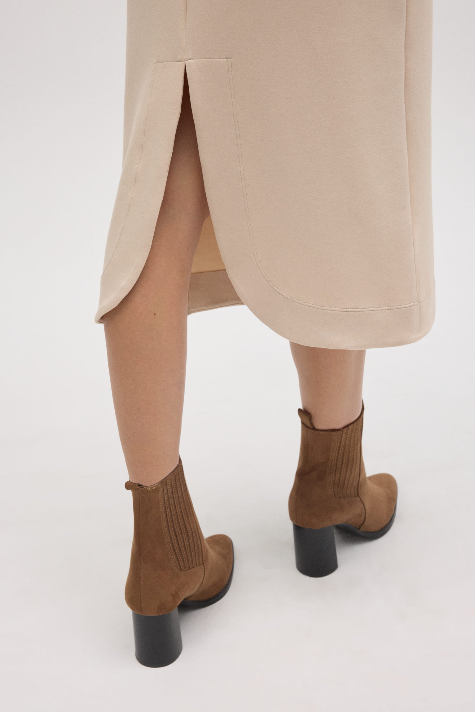 70677-3-falda-midi-fluida-marfil