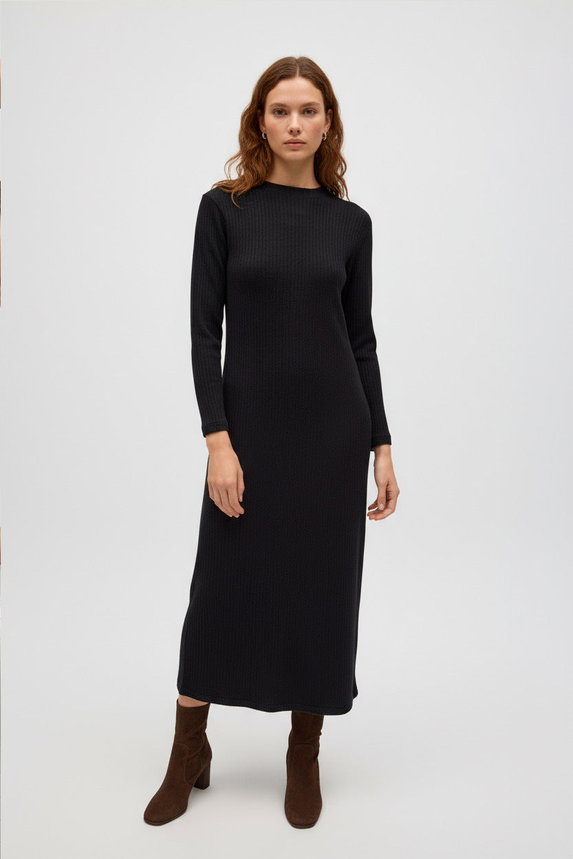 Robe longue en maille côtelée noire