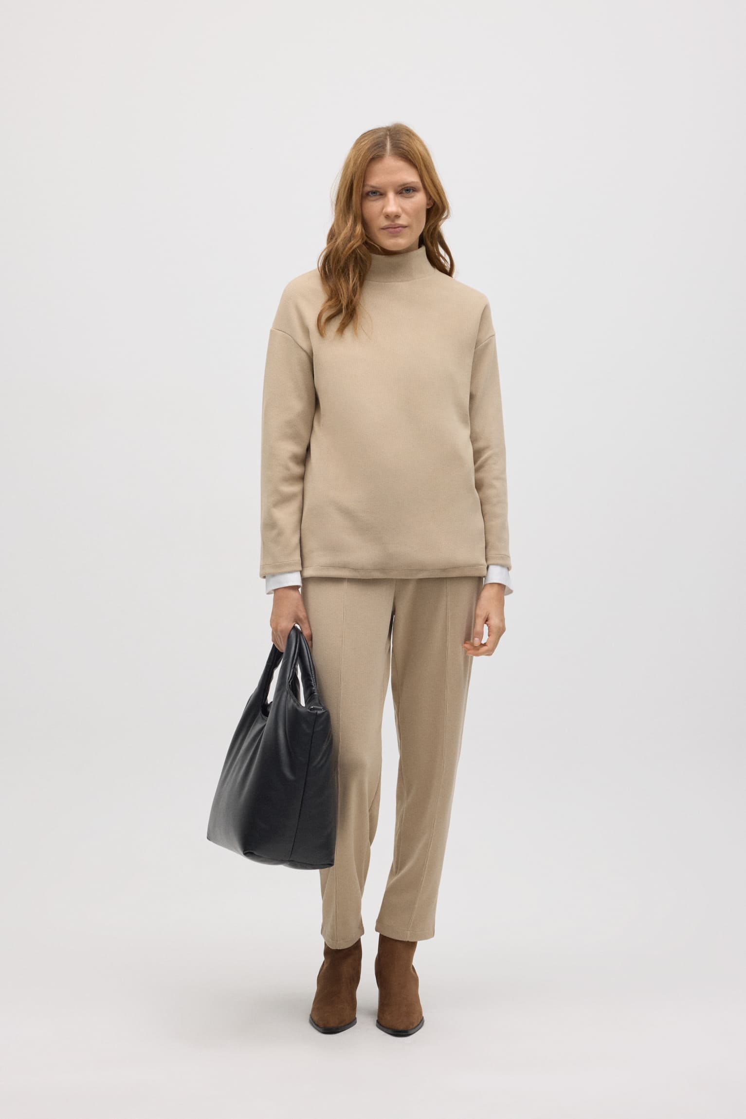 70682-1-jersey-cuello-perkins-efecto-pana-beige