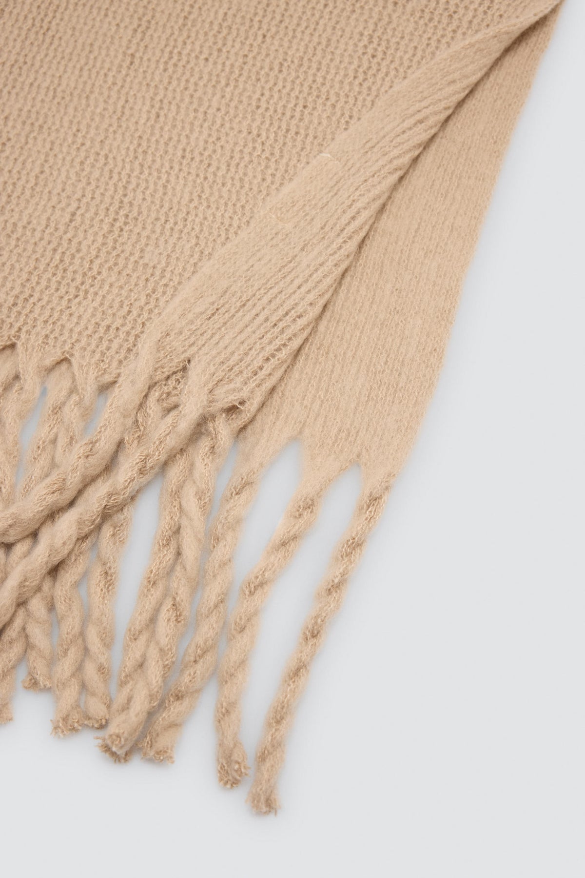Bufanda acanalada de mujer detalles flecos beige