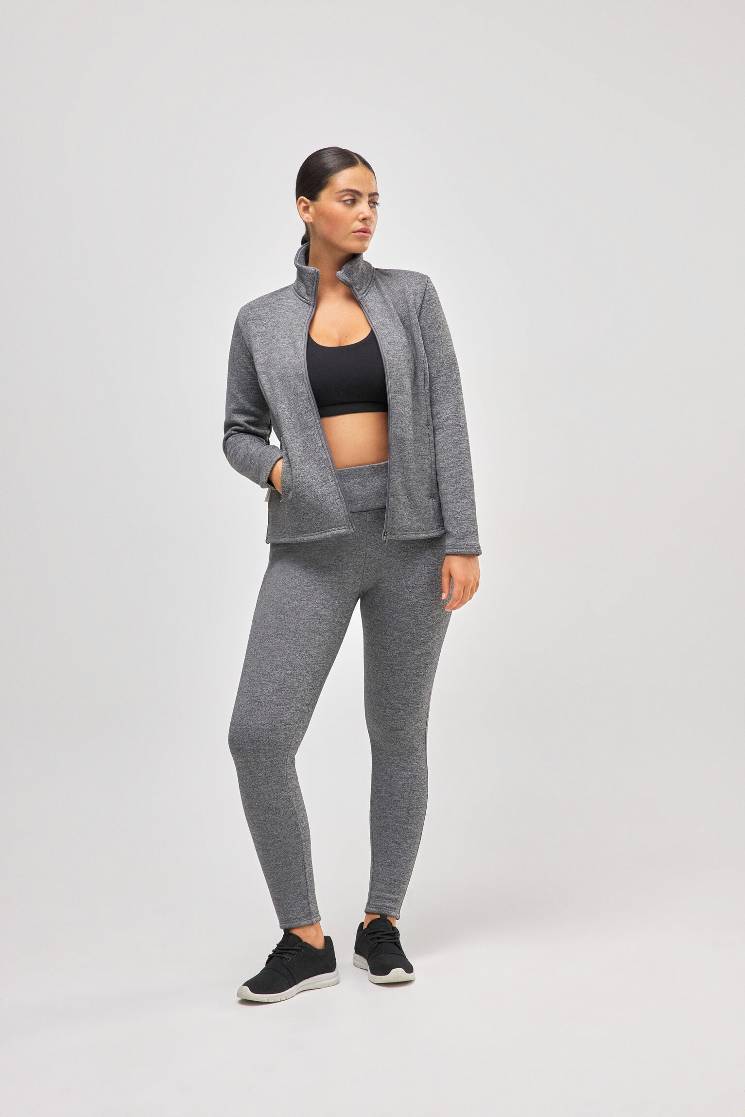 70913-6-chaqueta-termica-ajustada-deportiva-gris