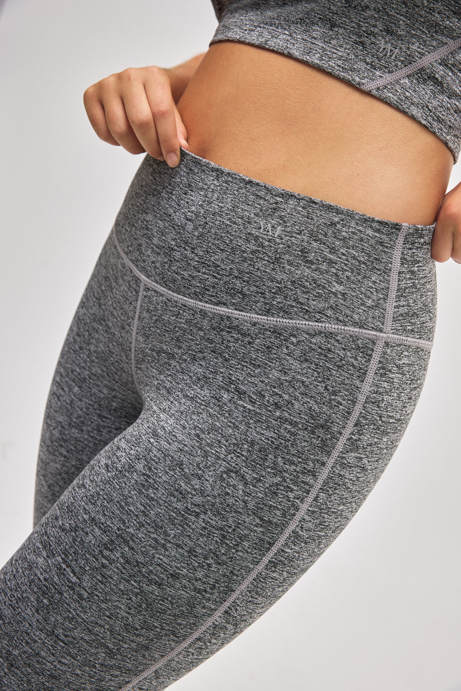 70920-5-leggings-deportivos-flare-gris