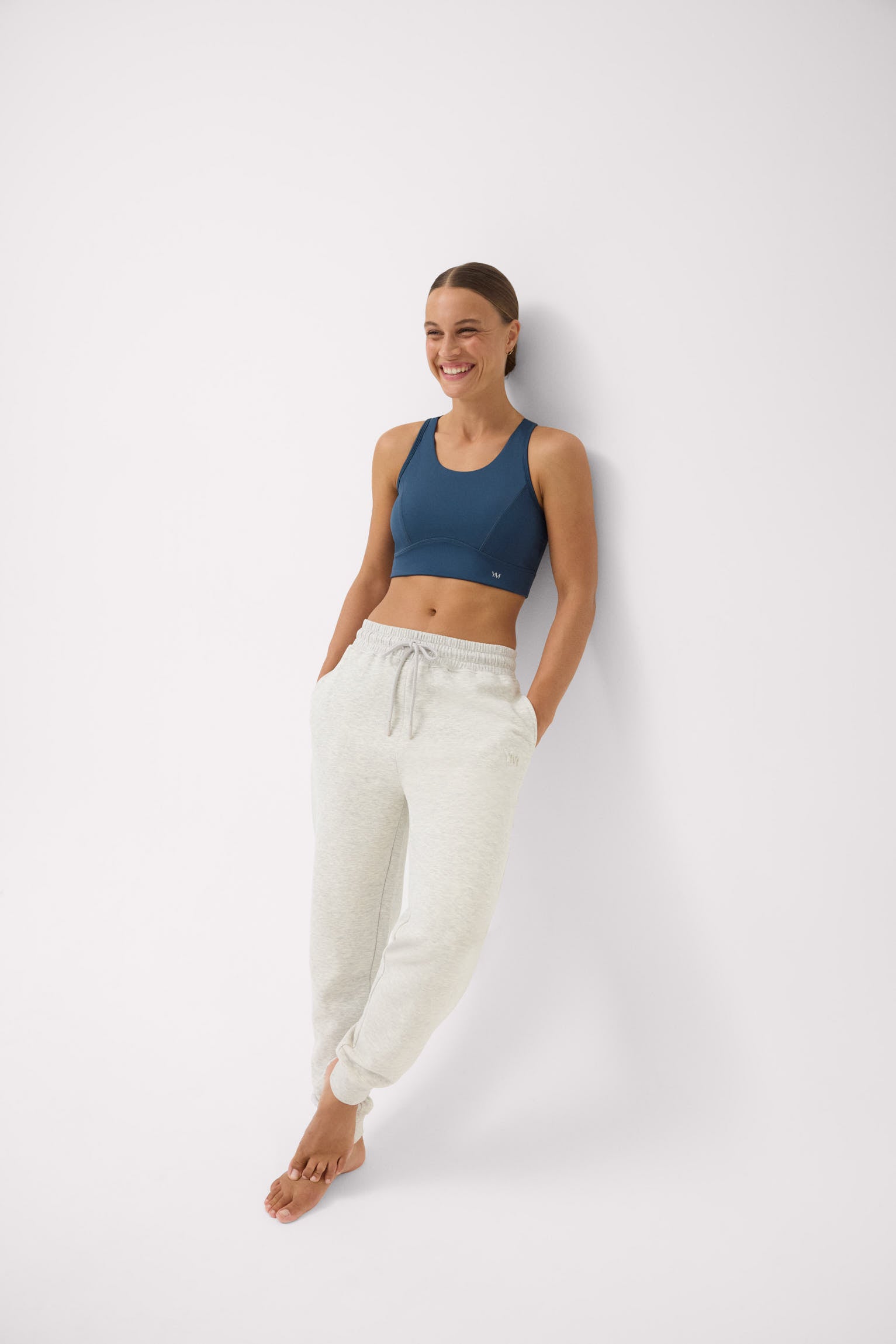 Ensemble haut de sport et jogging