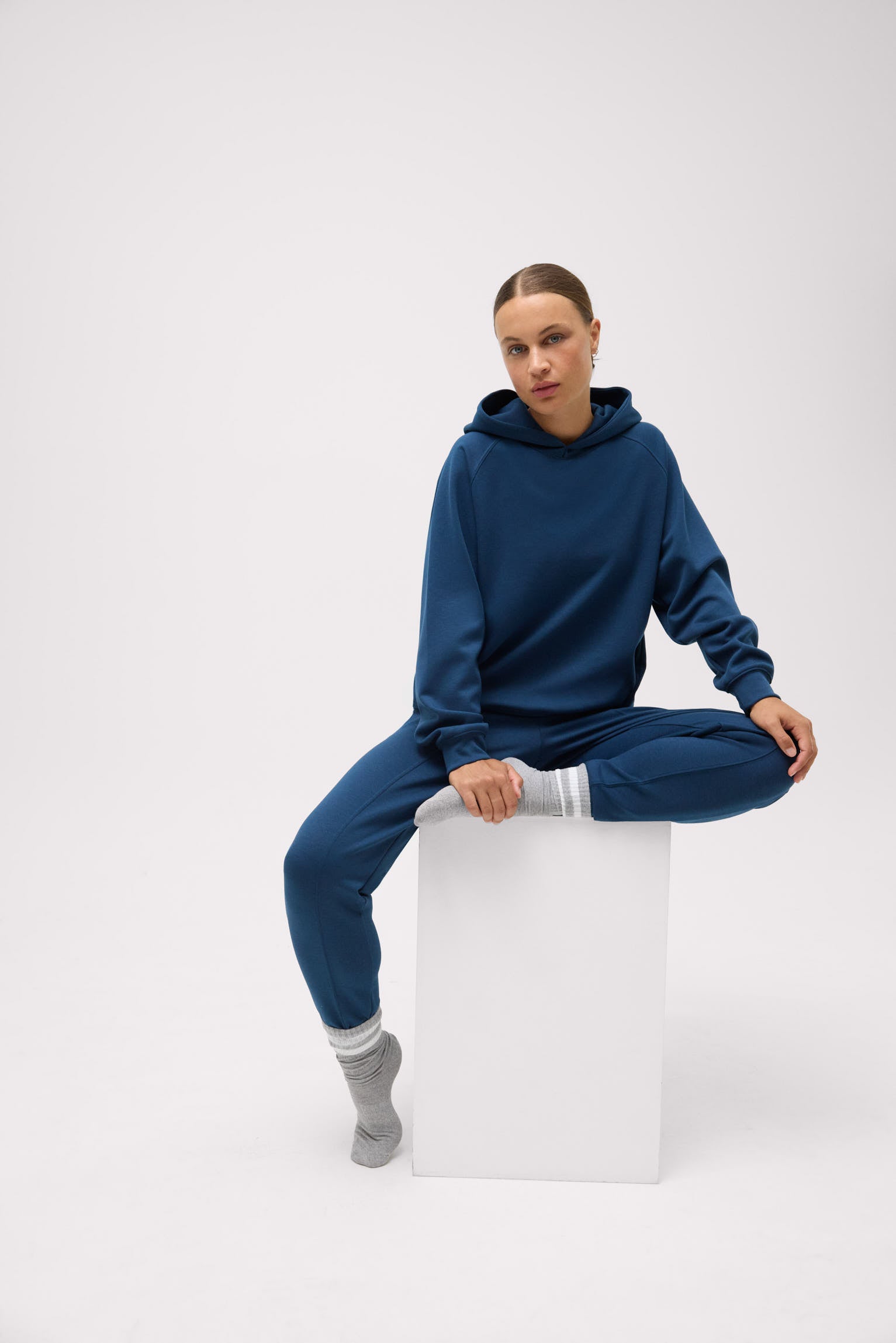 Ensemble sportif sweat-shirt et pantalon de jogging bleu Collection voyage