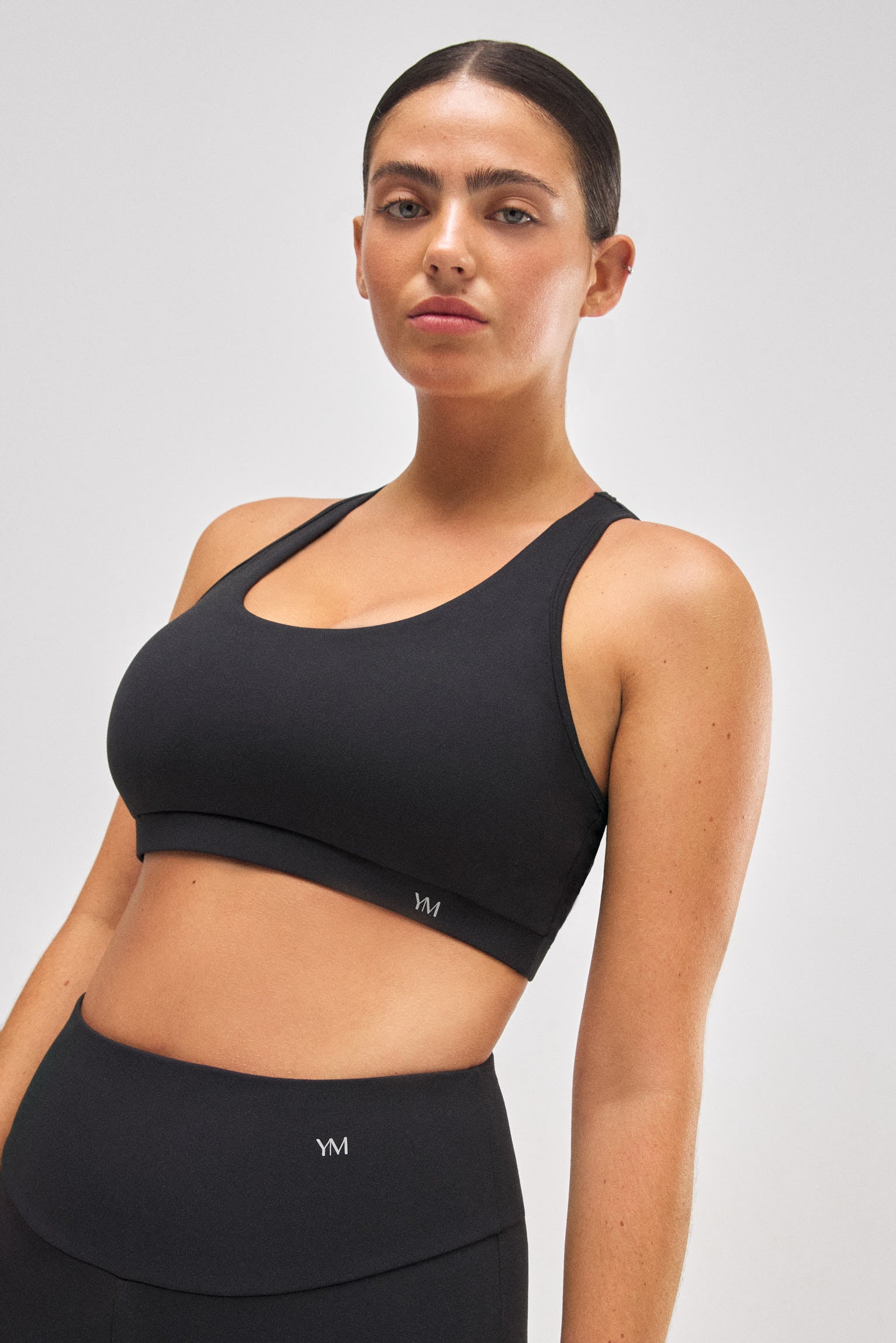 70944-3-sujetador-deportivo-color-block-tacto-algodonero-negro