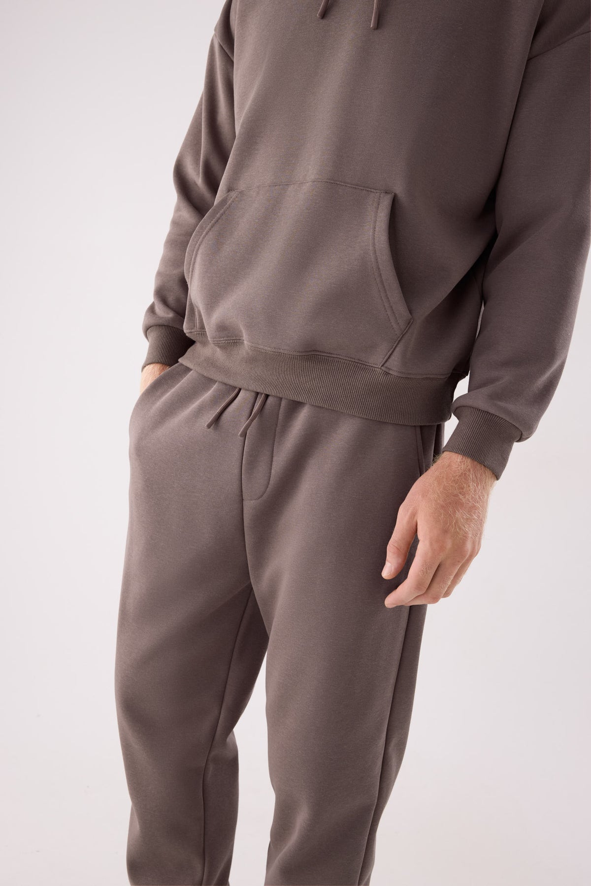 Pantalon jogger homme marron molletonné taille réglable