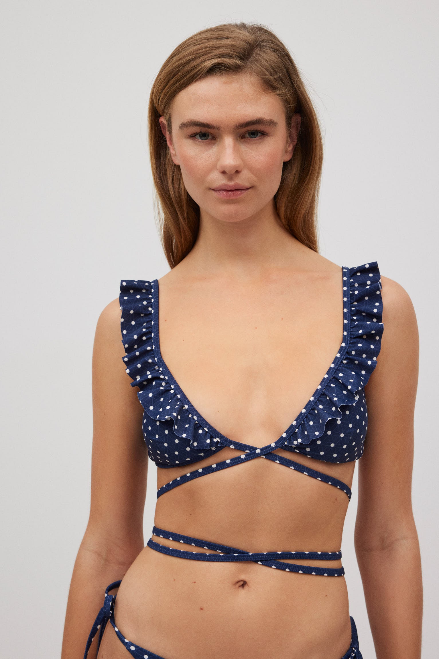 82890-4-top-triangulo-estampado-lunares-mujer-ysabel-mora--1-top-triangulo-estampado-lunares-mujer-ysabel-mora-marino