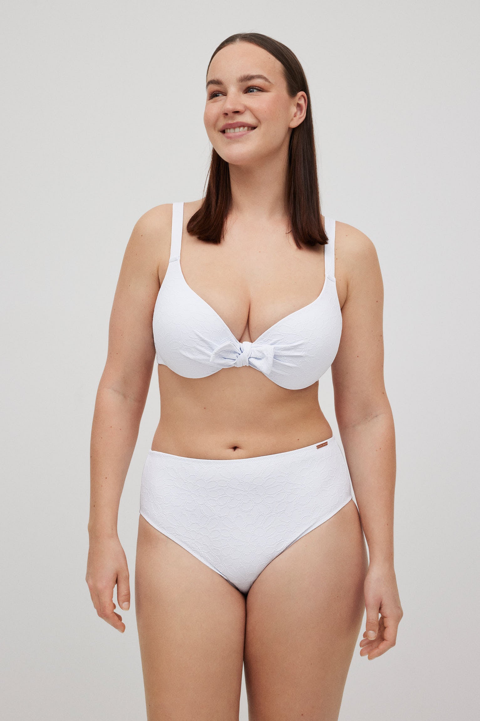 83047-1-bikini-conjunto-aro-relleno-braga-alta-tejido-textura-mujer-ysabel-mora-blanco