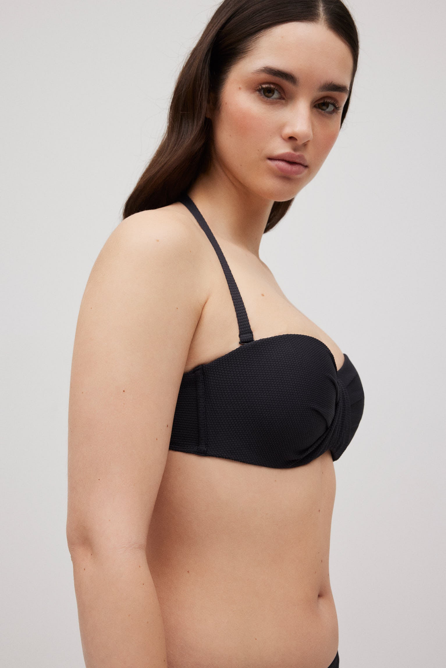 83083-6-top-bandeau-anudado-cuello-mujer-ysabel-mora-negro