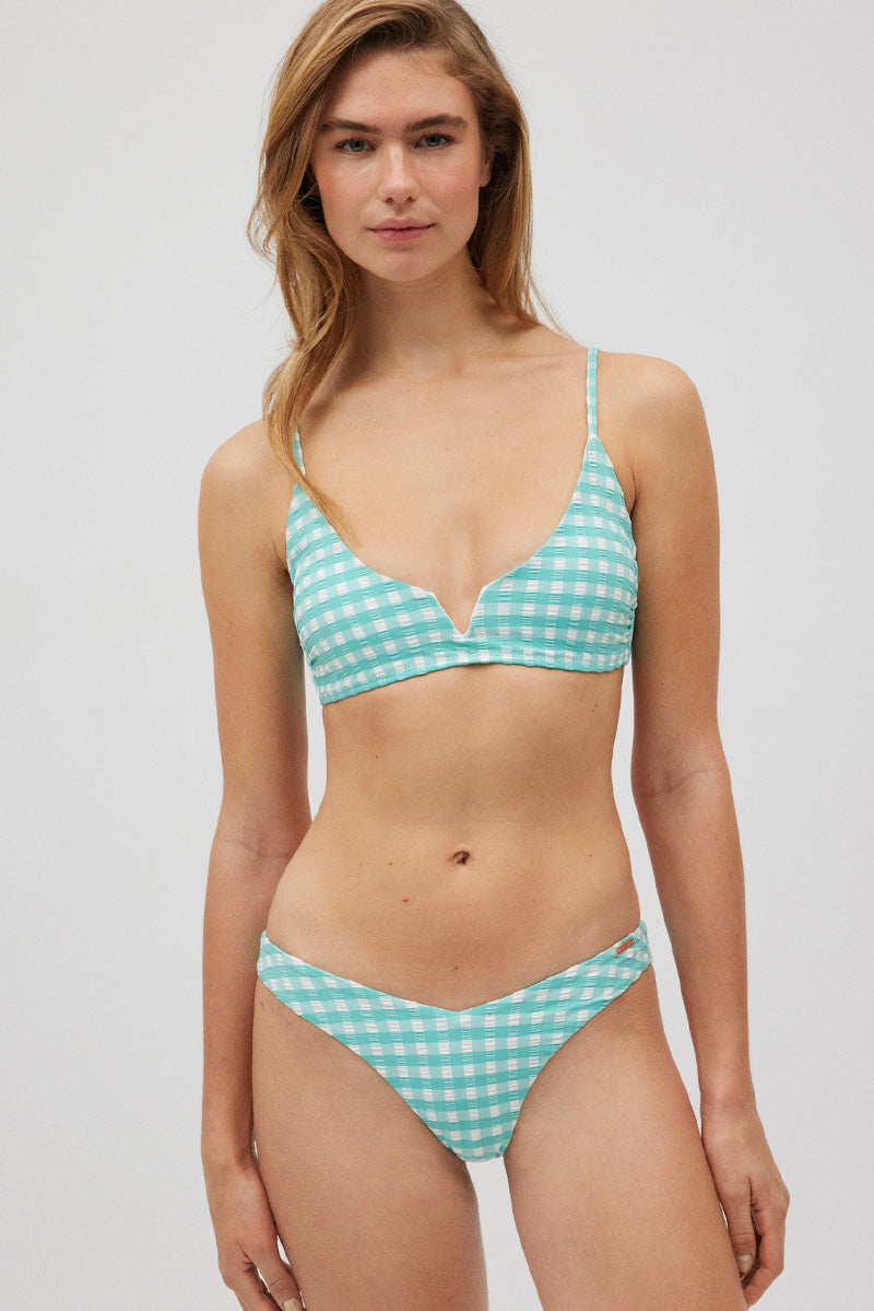 Haut de bikini triangle vichy texture bleu clair