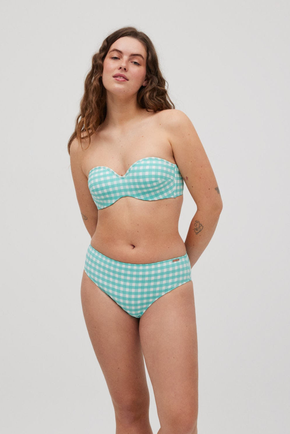 83109-2-conjunto-bikini-bandeau-braga-midi-estampado-vichy-ysabel-mora-azul-5ee13419-0c6a-45e8-b05c-5d9471f23a53