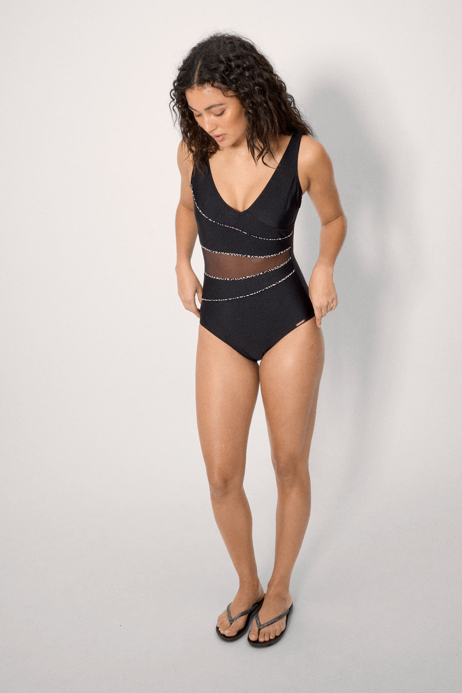 83282-negro-banador-mujer-negro-moldeador-con-tul-transparente-con-brillo-negro-copa-b--ysabel-mora