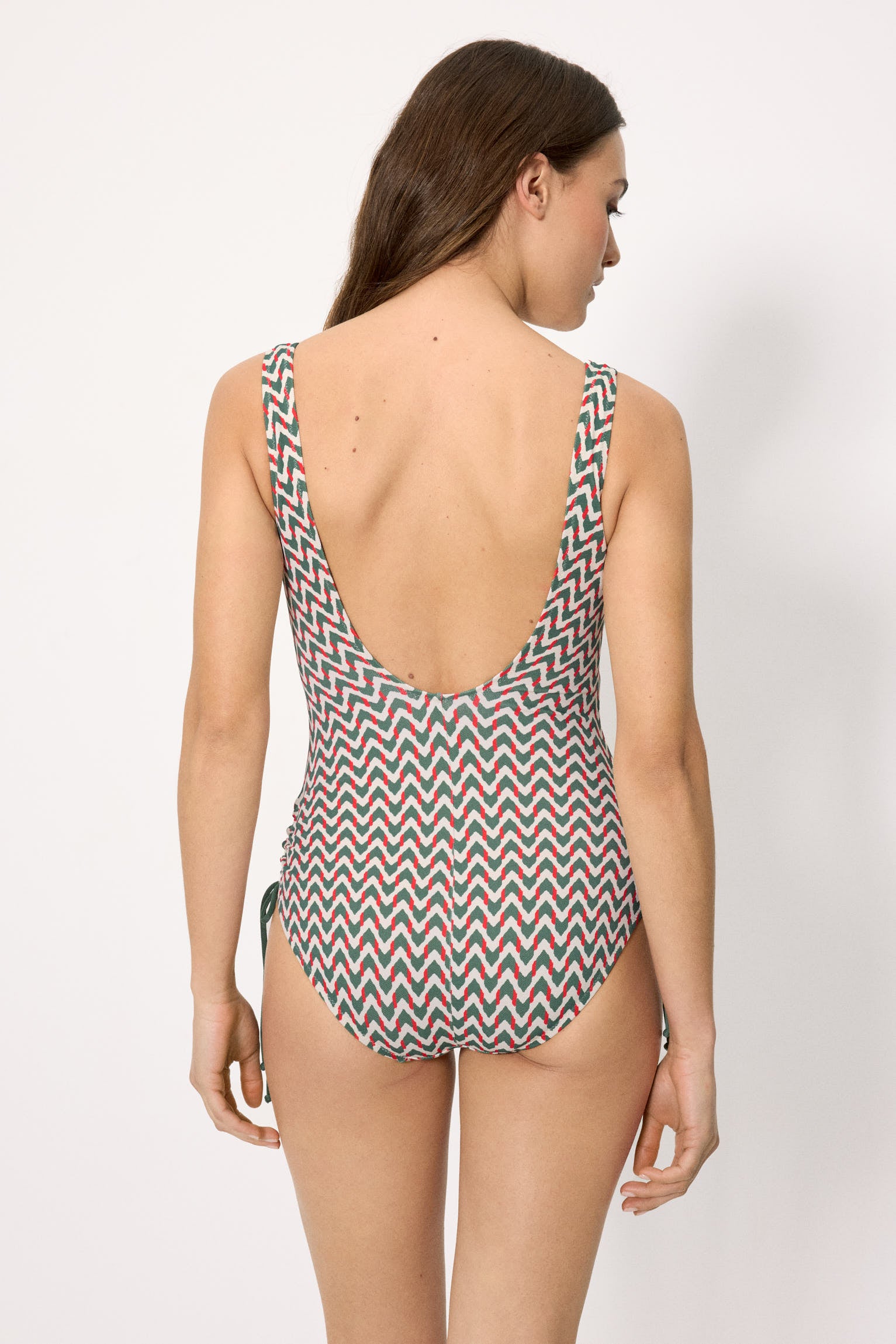 83334-ikat-green-banador-mujer-moldeador-micropique-estampado-verde-botella-copa-b--ysabel-mora