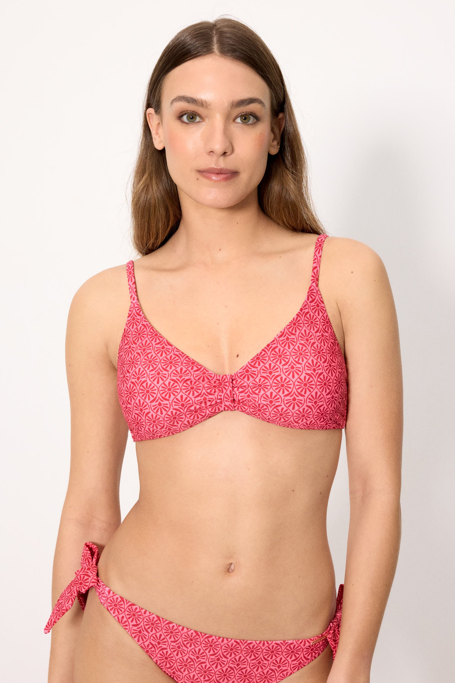 Haut de bikini triangle rose et rouge à fleurs, bonnet B