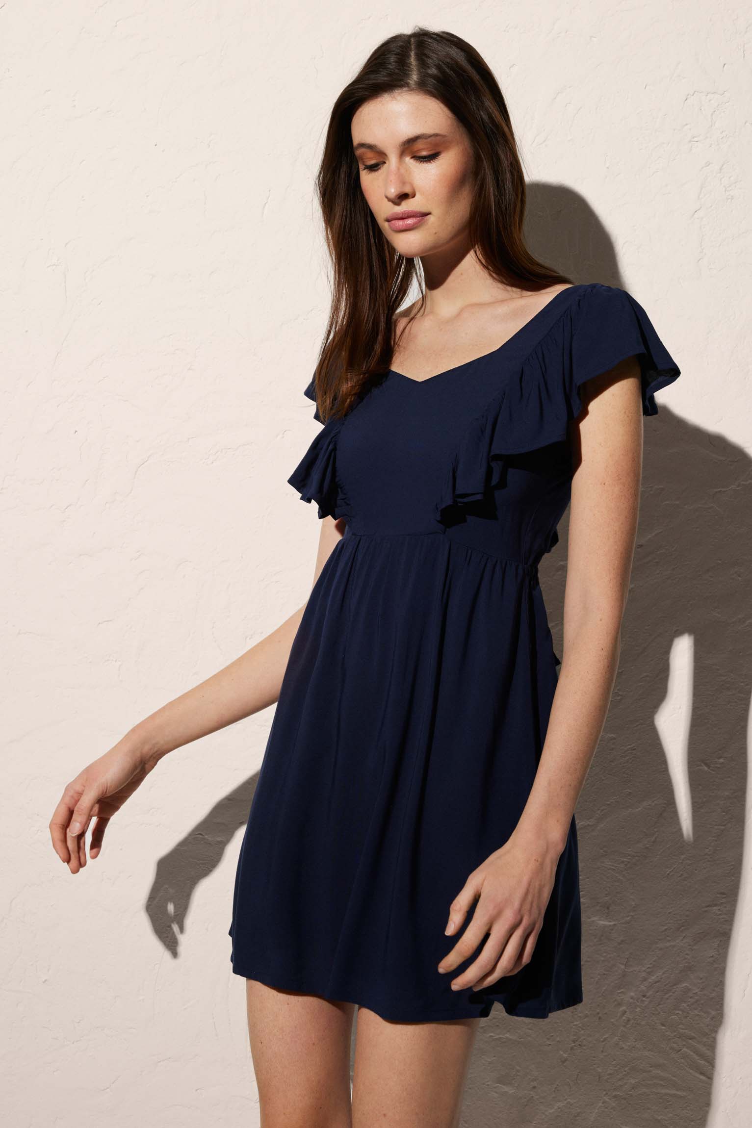Vestido de playa corto con detalle de lazo en la espalda marino - Ysabel Mora