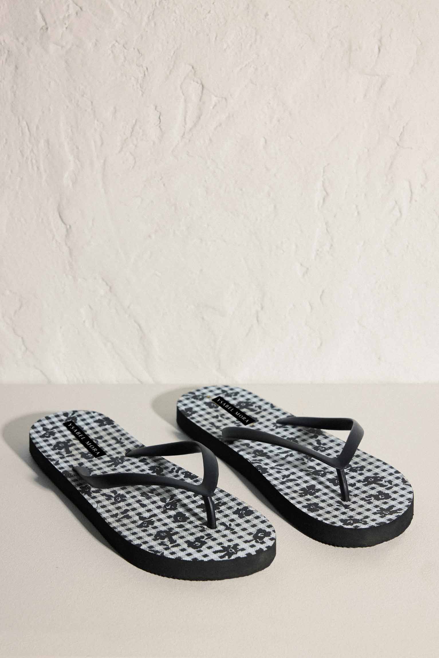 Chanclas de playa planas a cuadros vichy y flores para mujer - Ysabel Mora