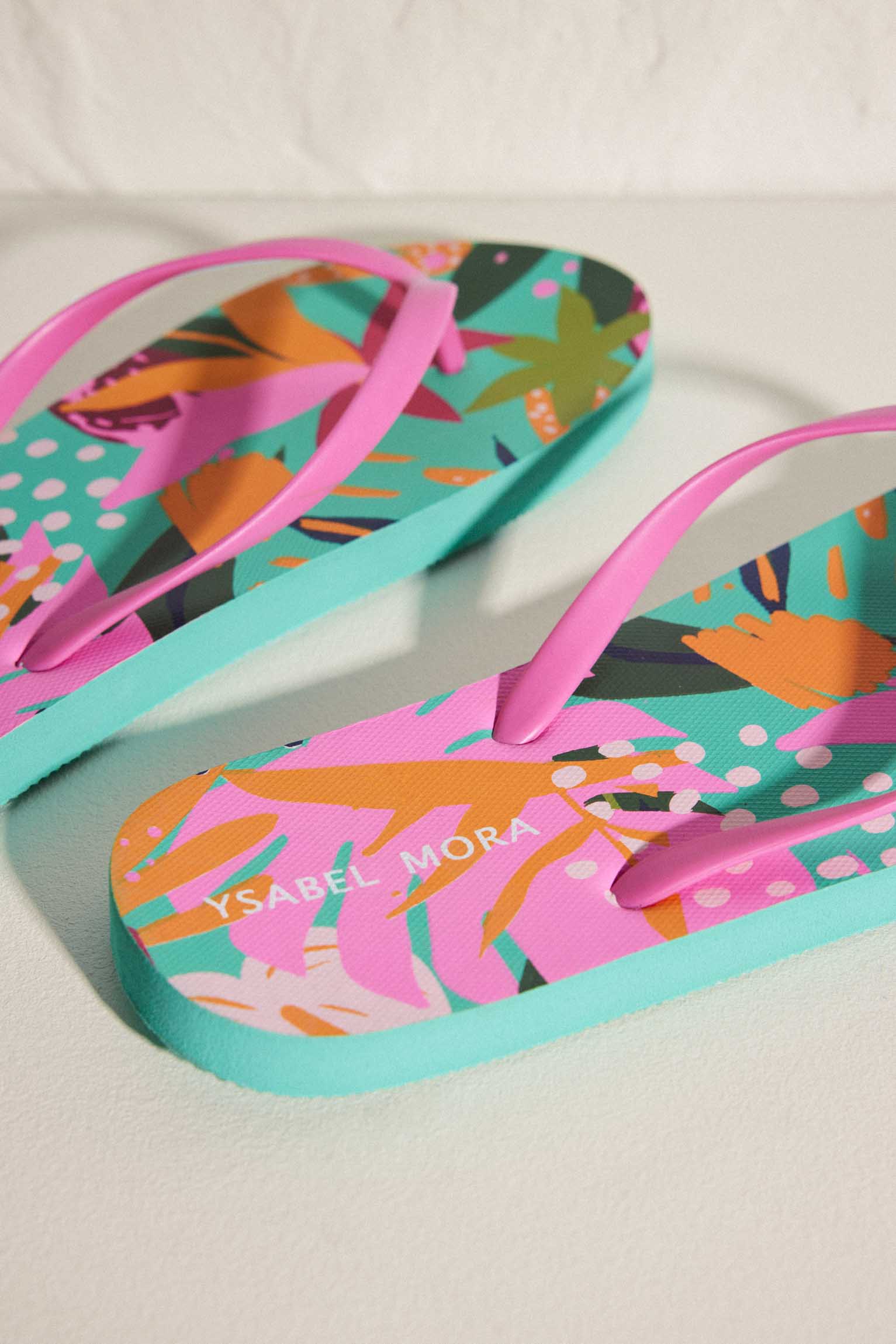 Chanclas de playa planas con estampado tropical para mujer - Ysabel Mora