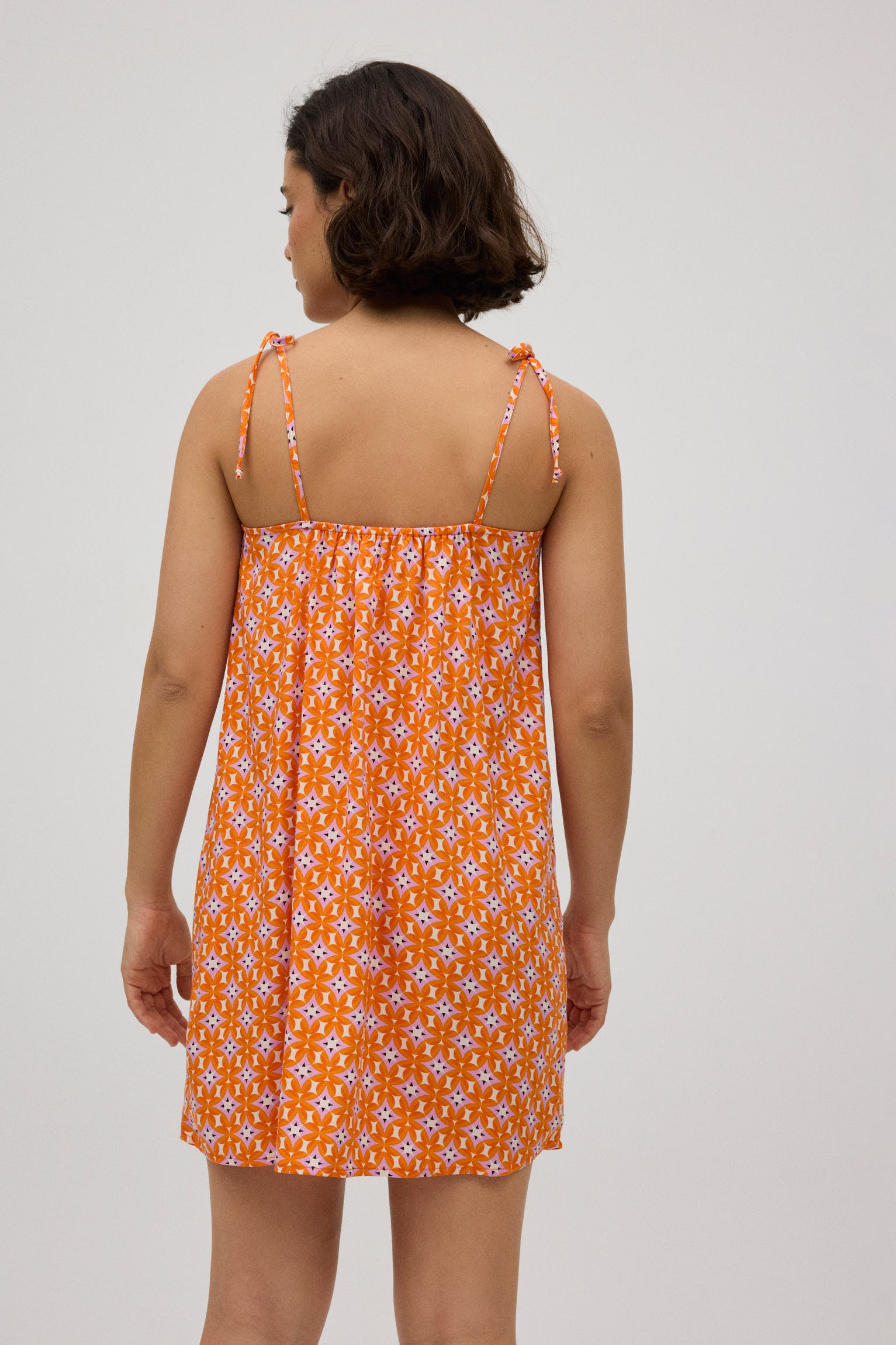 Vestido corto tirantes anudados estampado geométrico - Ysabel Mora
