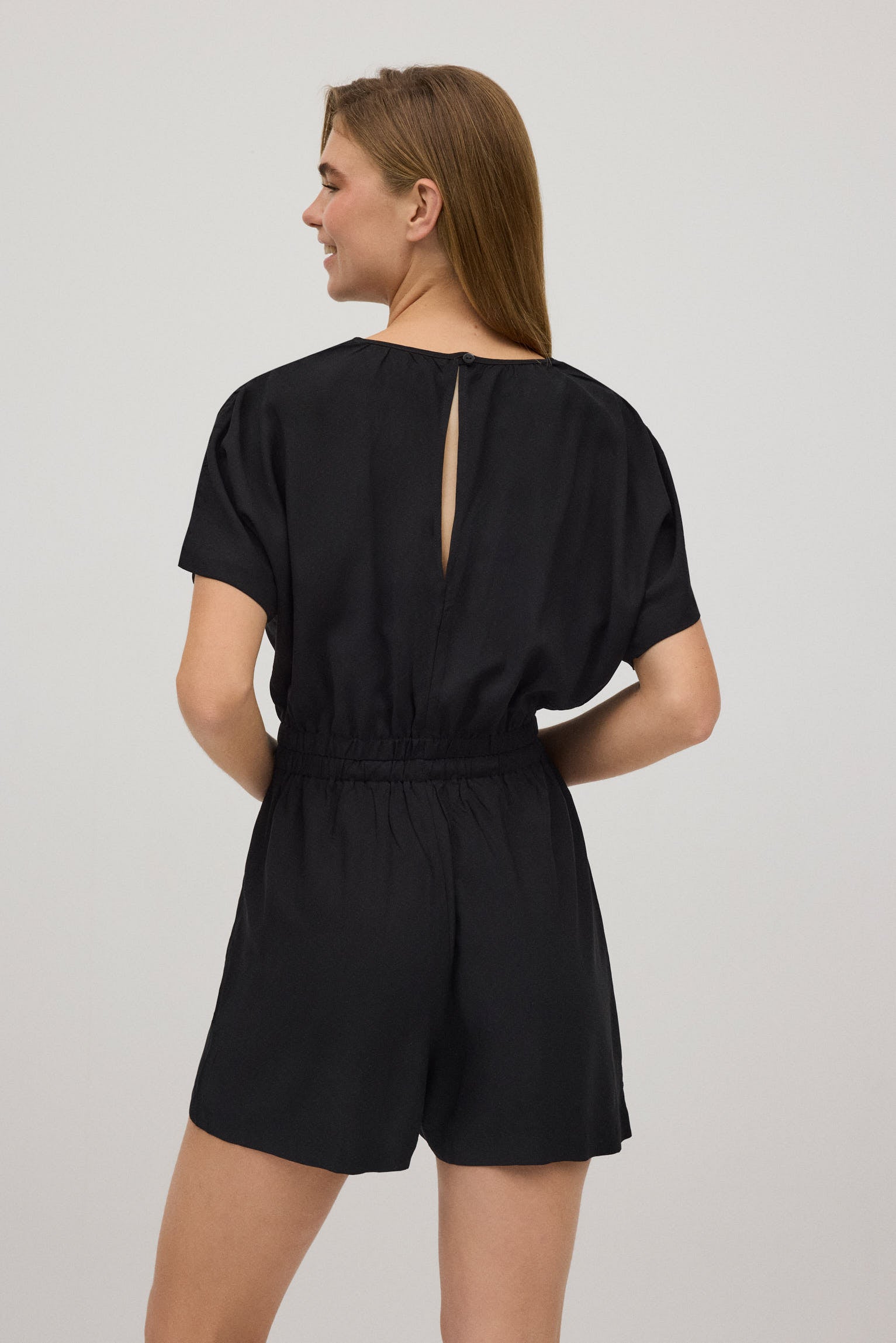 86159-2-mono-corto-mujer-ysabel-mora-negro