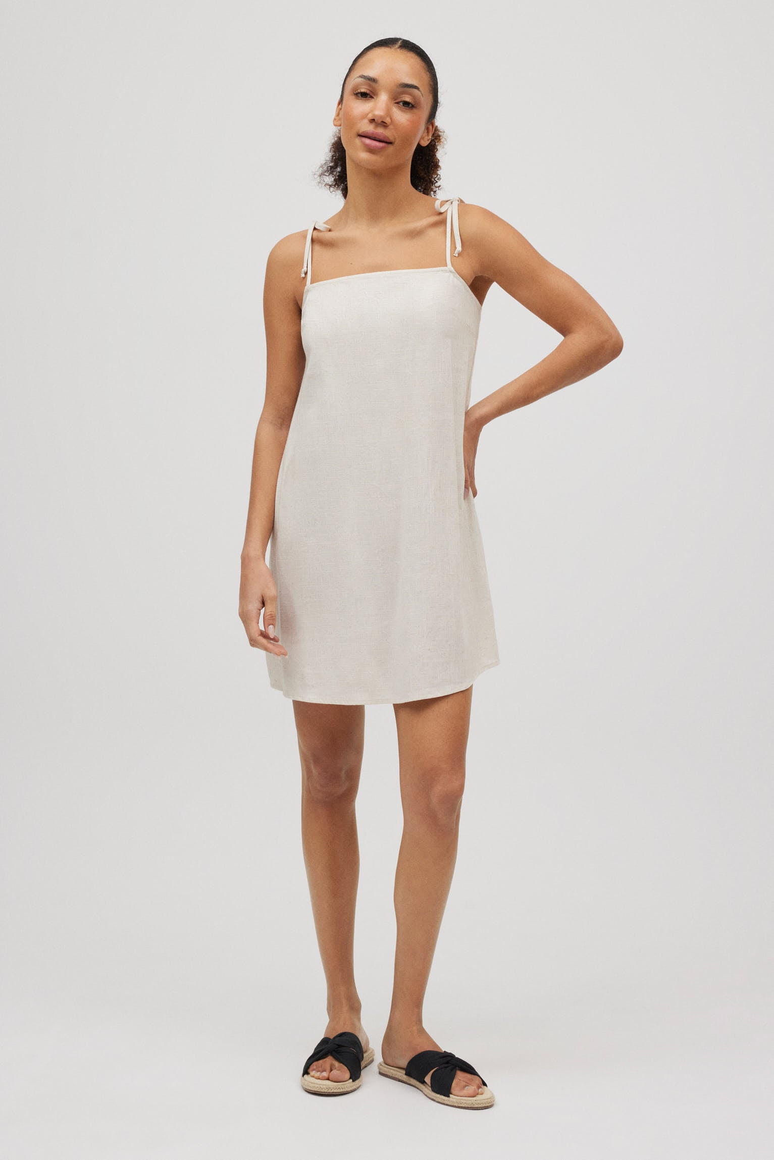 Robe courte droite en lin