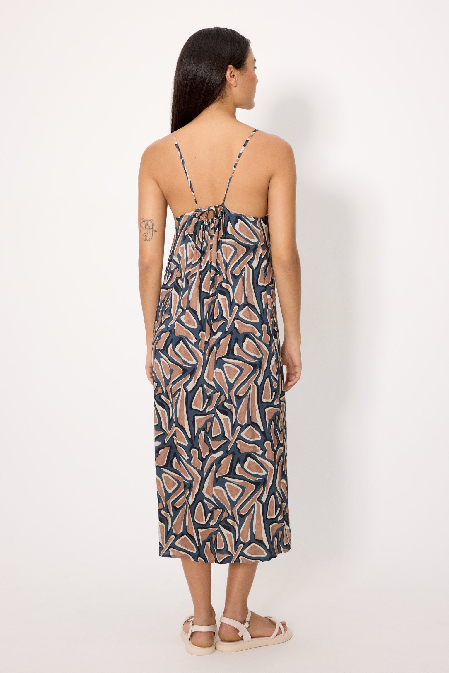 86226-vestido-mujer-verano-largo-tirantes-estampado