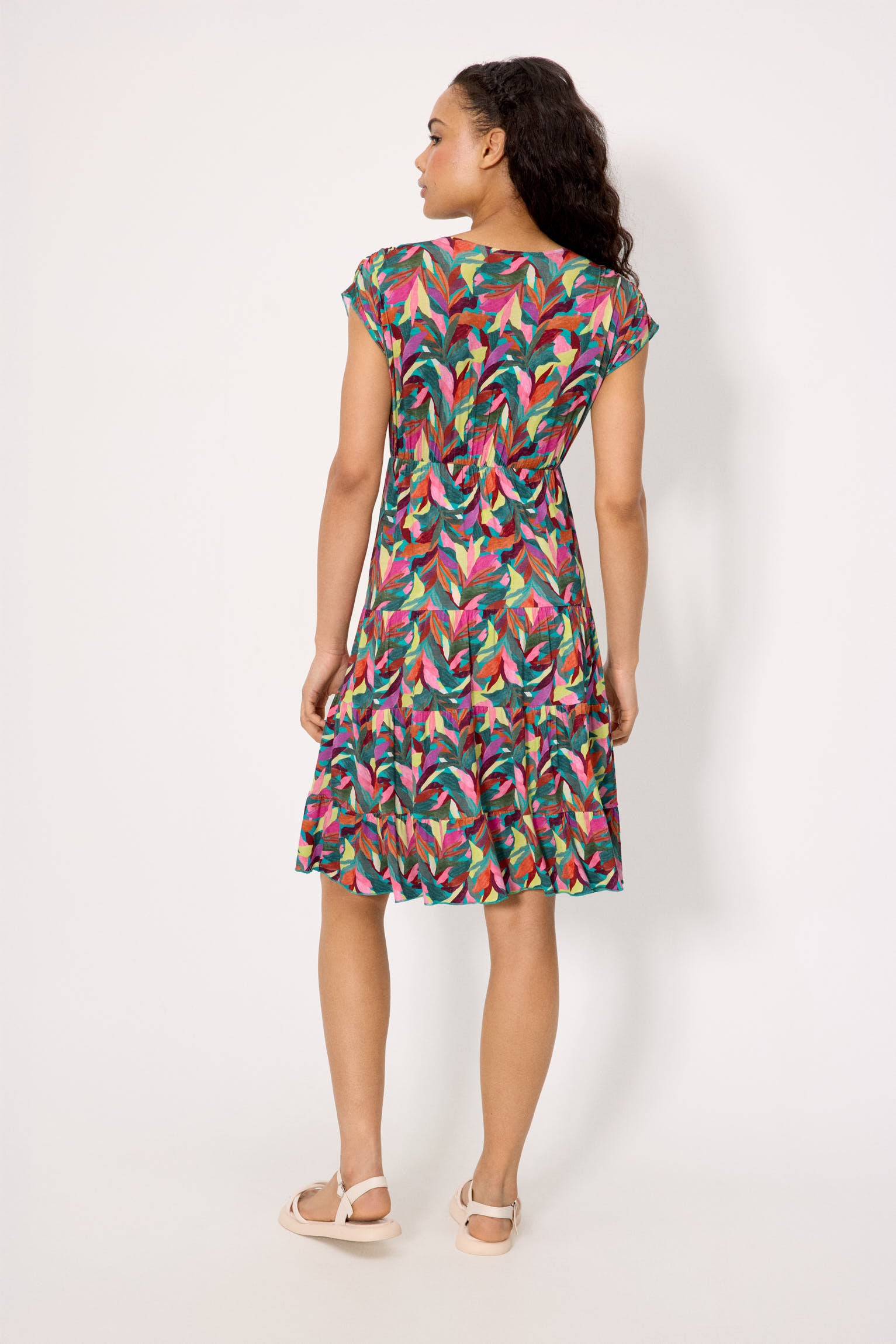 86256-vestido-mujer-verano-manga-corta-trabillas-estampado