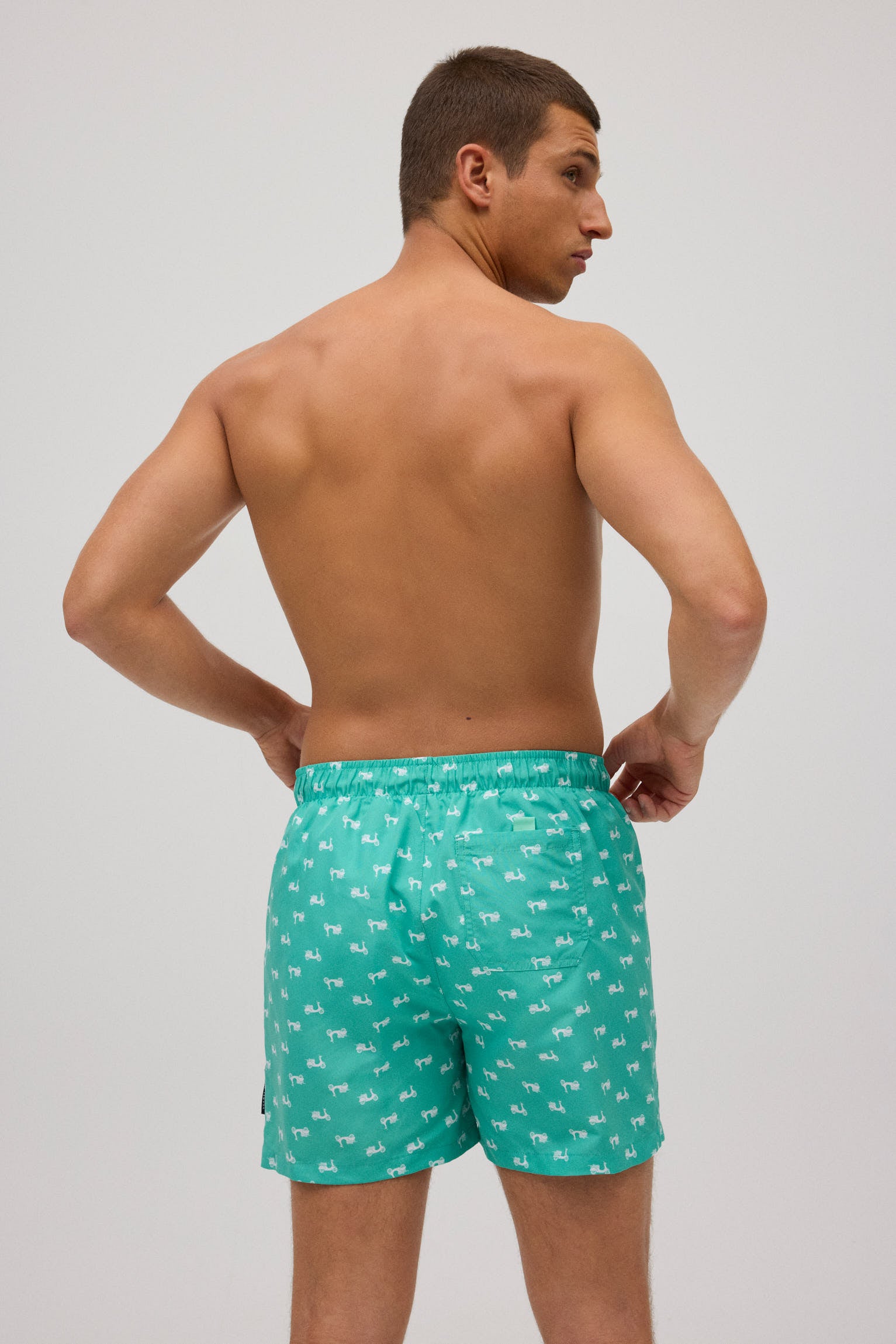 90376-banador-hombre-medio-estampado-vespas-verde-turquesa-021