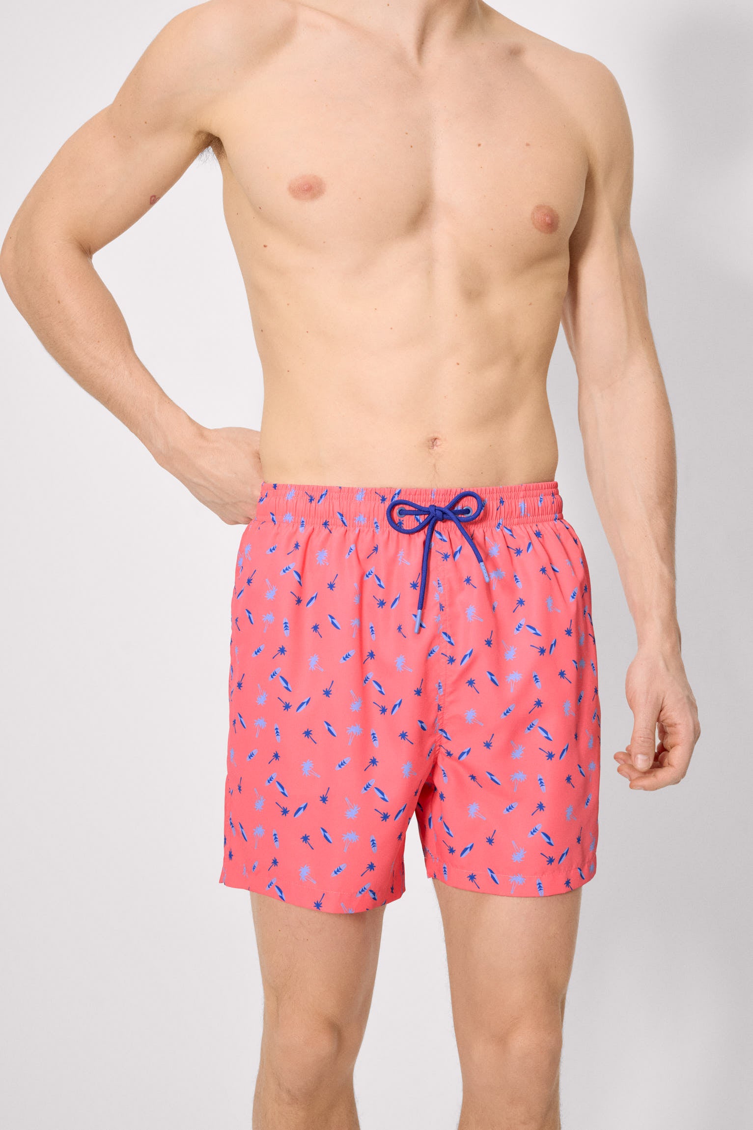 Maillot de bain une pièce à imprimé palmiers et planches de surf