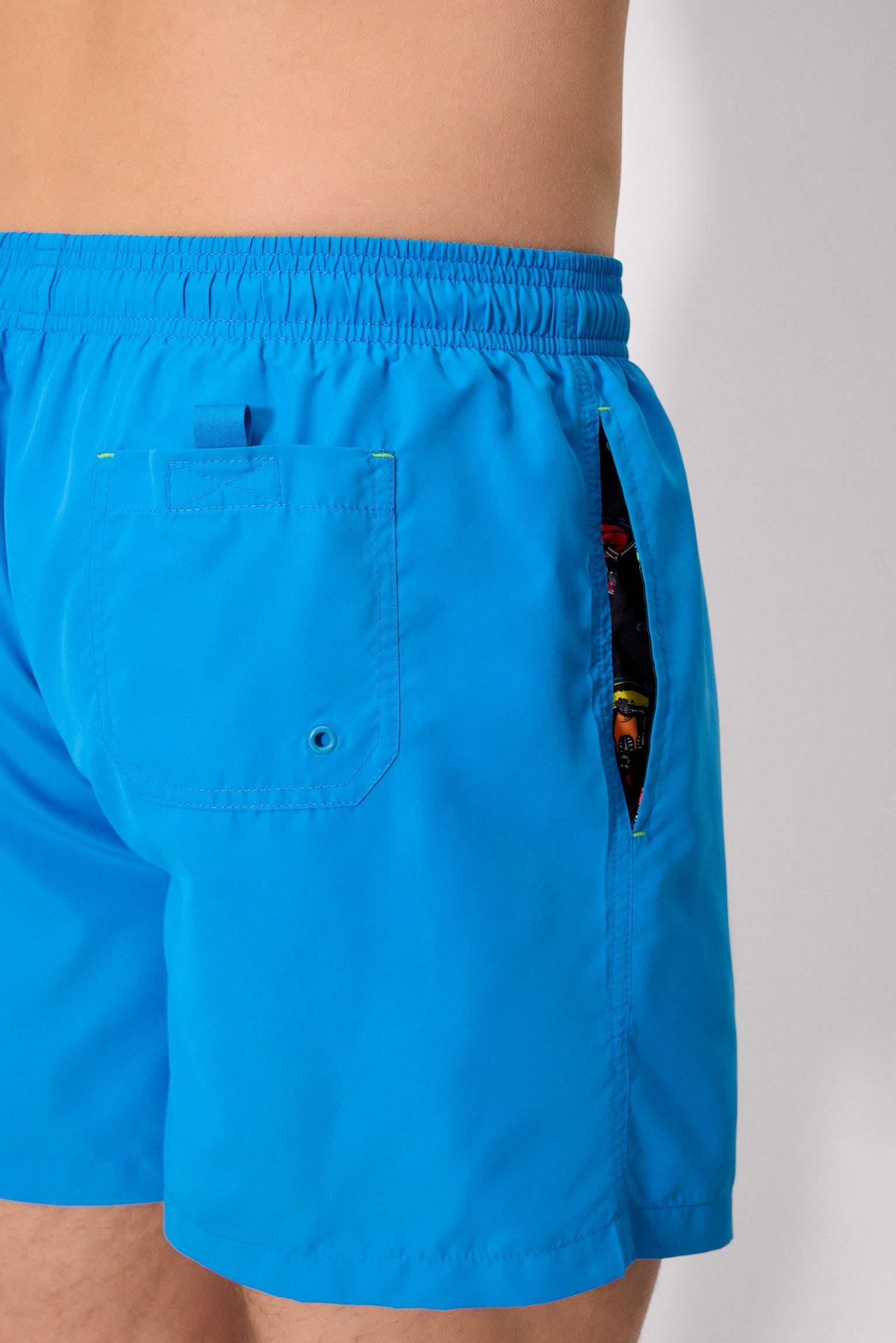 Maillot de bain mi-long bleu basique Sockarrats