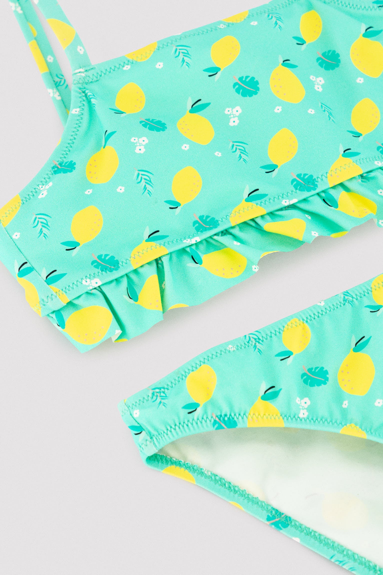 Bikini pour fille avec détails à volants imprimé citron