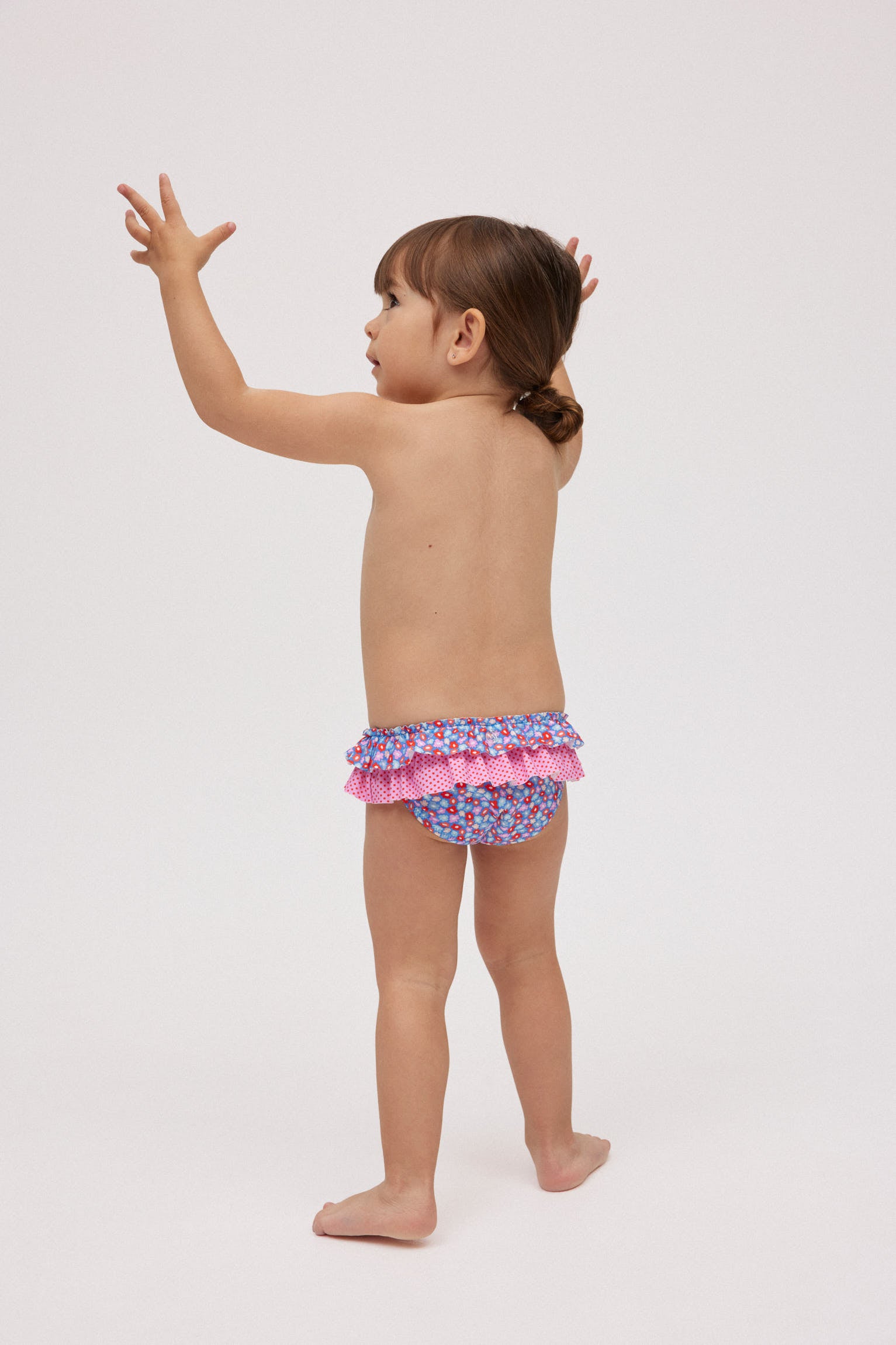 97050-7-culetin-estampado-volantes-nina-ysabel-mora-multicolor