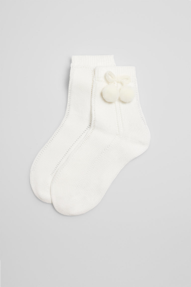 02851-7-calcetines-infantiles-calados-ysabel-mora - Marfil